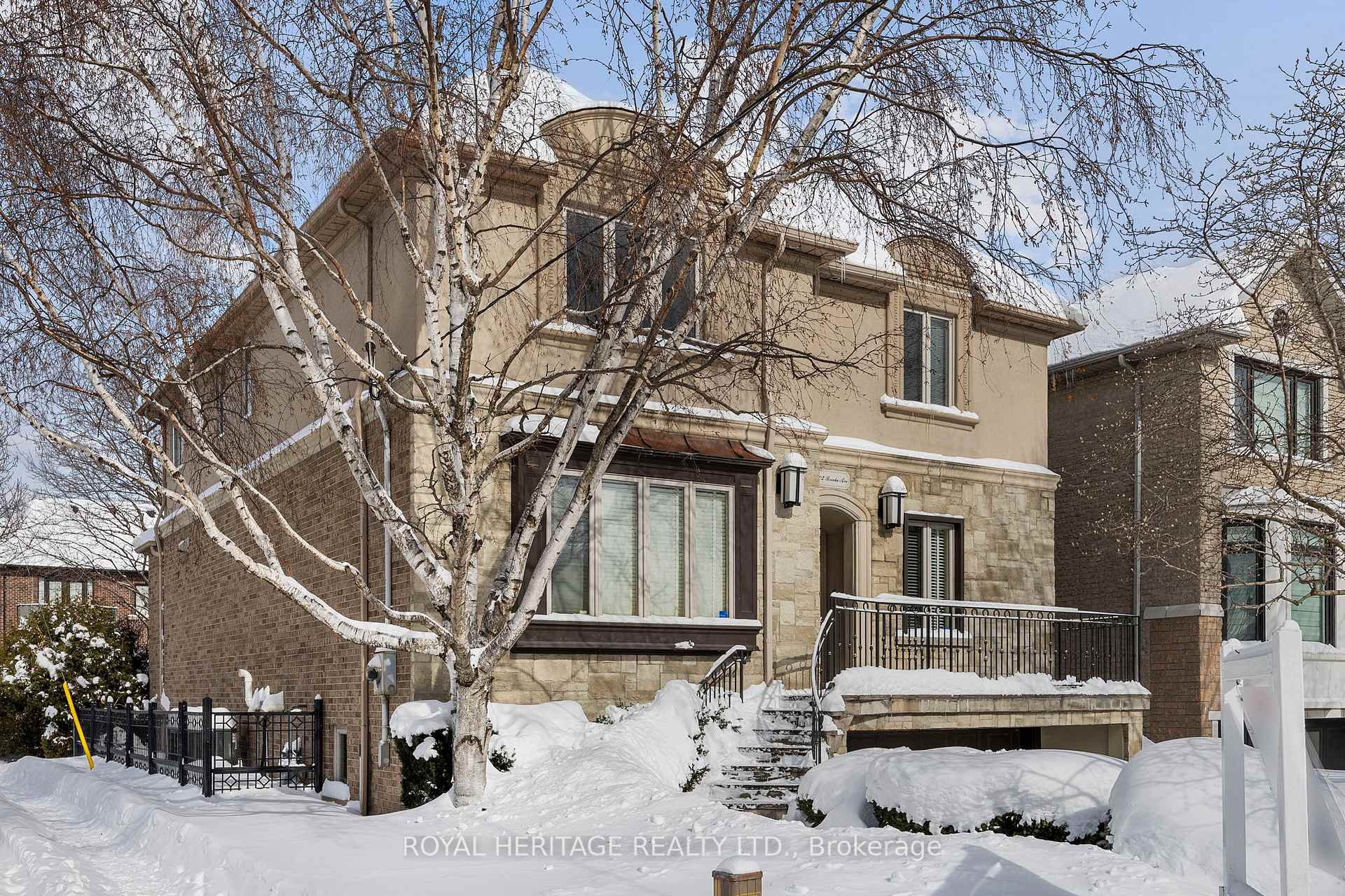 Photo 5 of 302 Brooke Avenue, Toronto, Bedford Park-Nortown — HOMEH