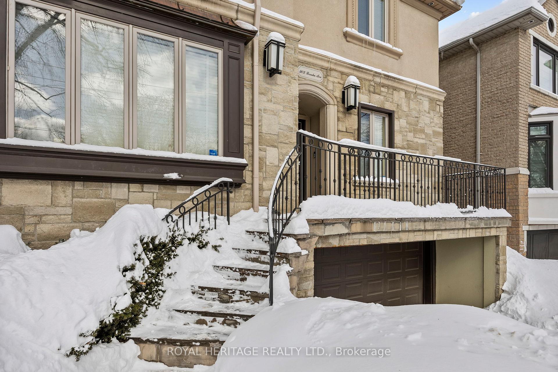Photo 3 of 302 Brooke Avenue, Toronto, Bedford Park-Nortown — HOMEH