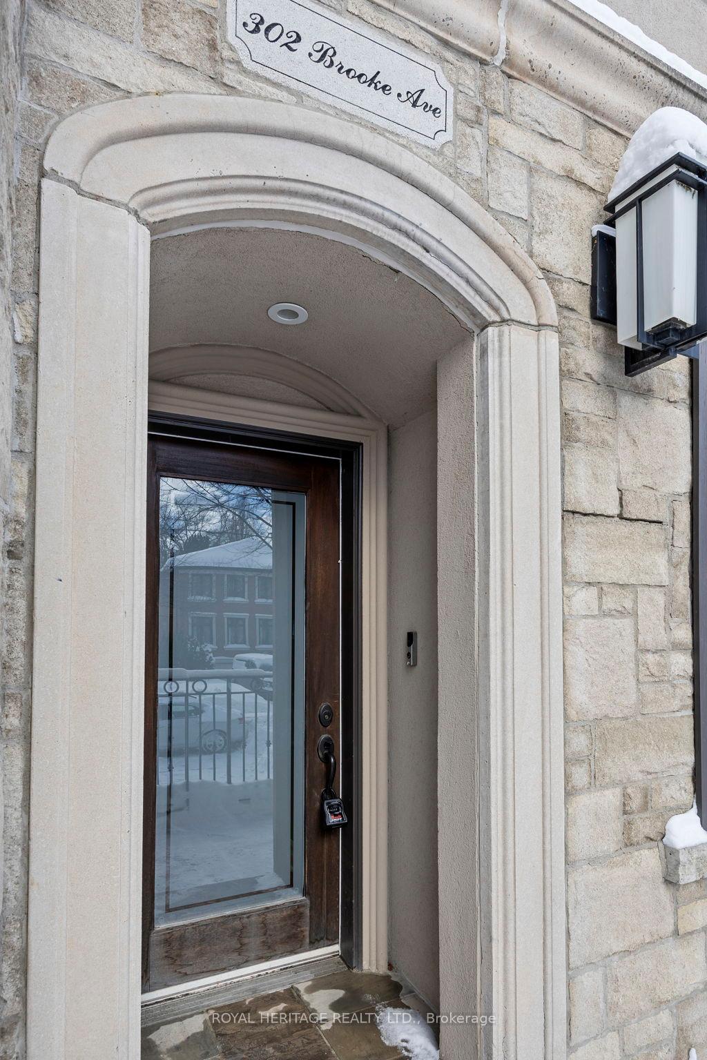 Photo 2 of 302 Brooke Avenue, Toronto, Bedford Park-Nortown — HOMEH