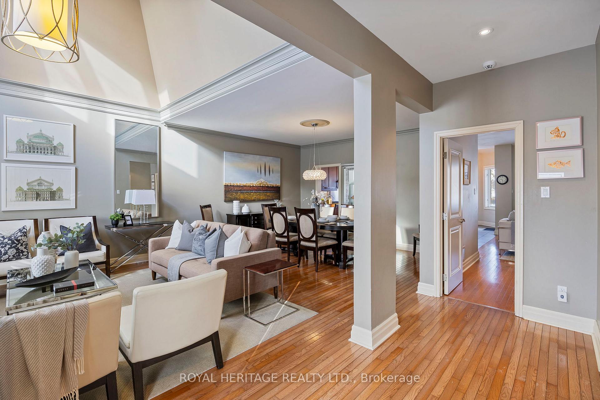 Photo 7 of 302 Brooke Avenue, Toronto, Bedford Park-Nortown — HOMEH