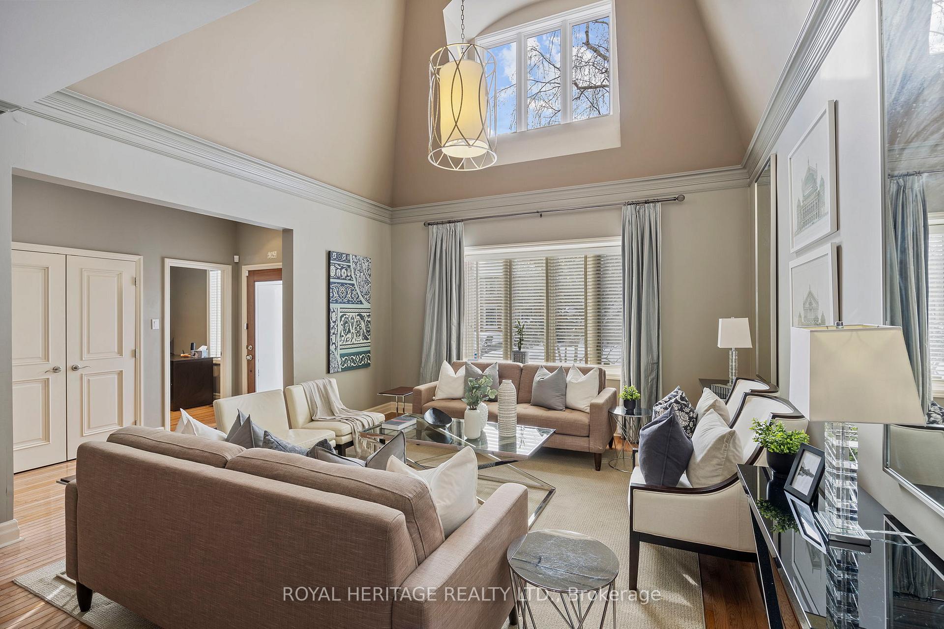 Photo 9 of 302 Brooke Avenue, Toronto, Bedford Park-Nortown — HOMEH