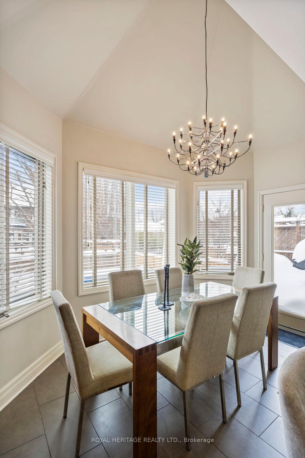 Photo 18 of 302 Brooke Avenue, Toronto, Bedford Park-Nortown — HOMEH