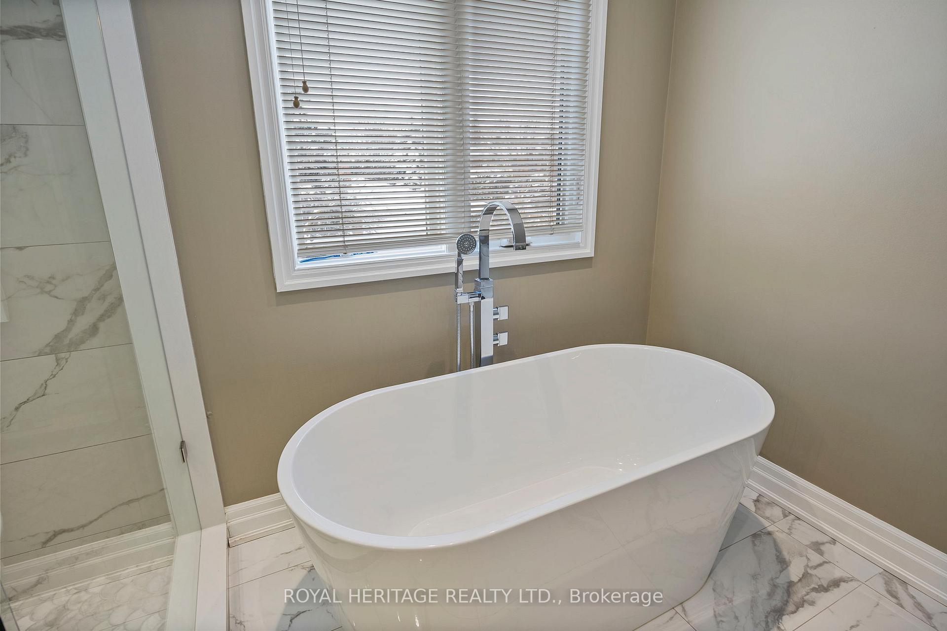 Photo 34 of 302 Brooke Avenue, Toronto, Bedford Park-Nortown — HOMEH
