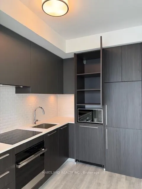 Photo 4 of Unit 1110, 65 Broadway Avenue, Toronto, Mount Pleasant West — HOMEH