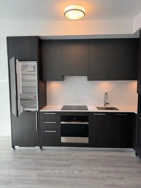 Photo 6 of Unit 1110, 65 Broadway Avenue, Toronto, Mount Pleasant West — HOMEH