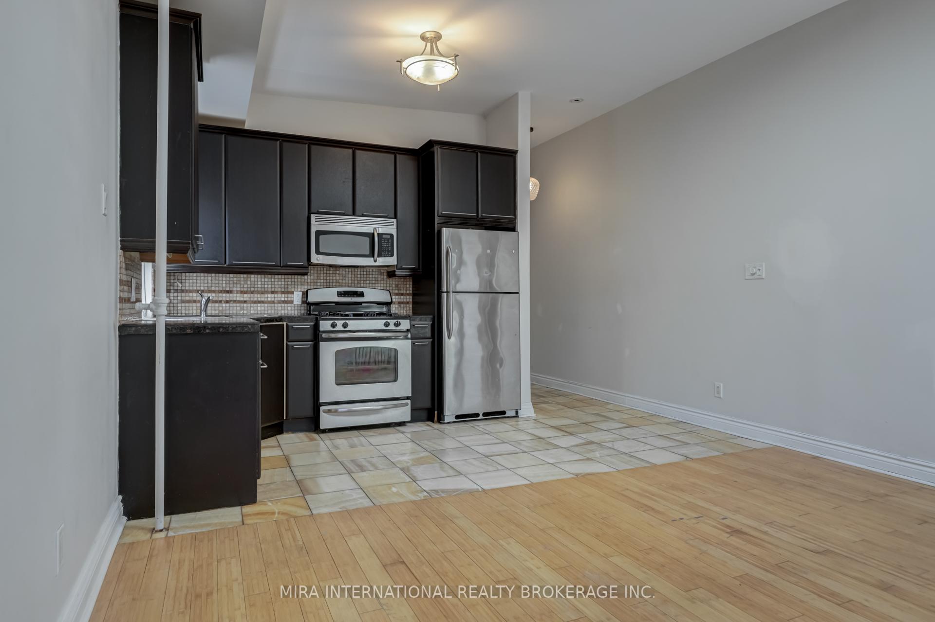 Photo 4 of Unit C2, 98 Leuty Avenue, Toronto, The Beaches — HOMEH