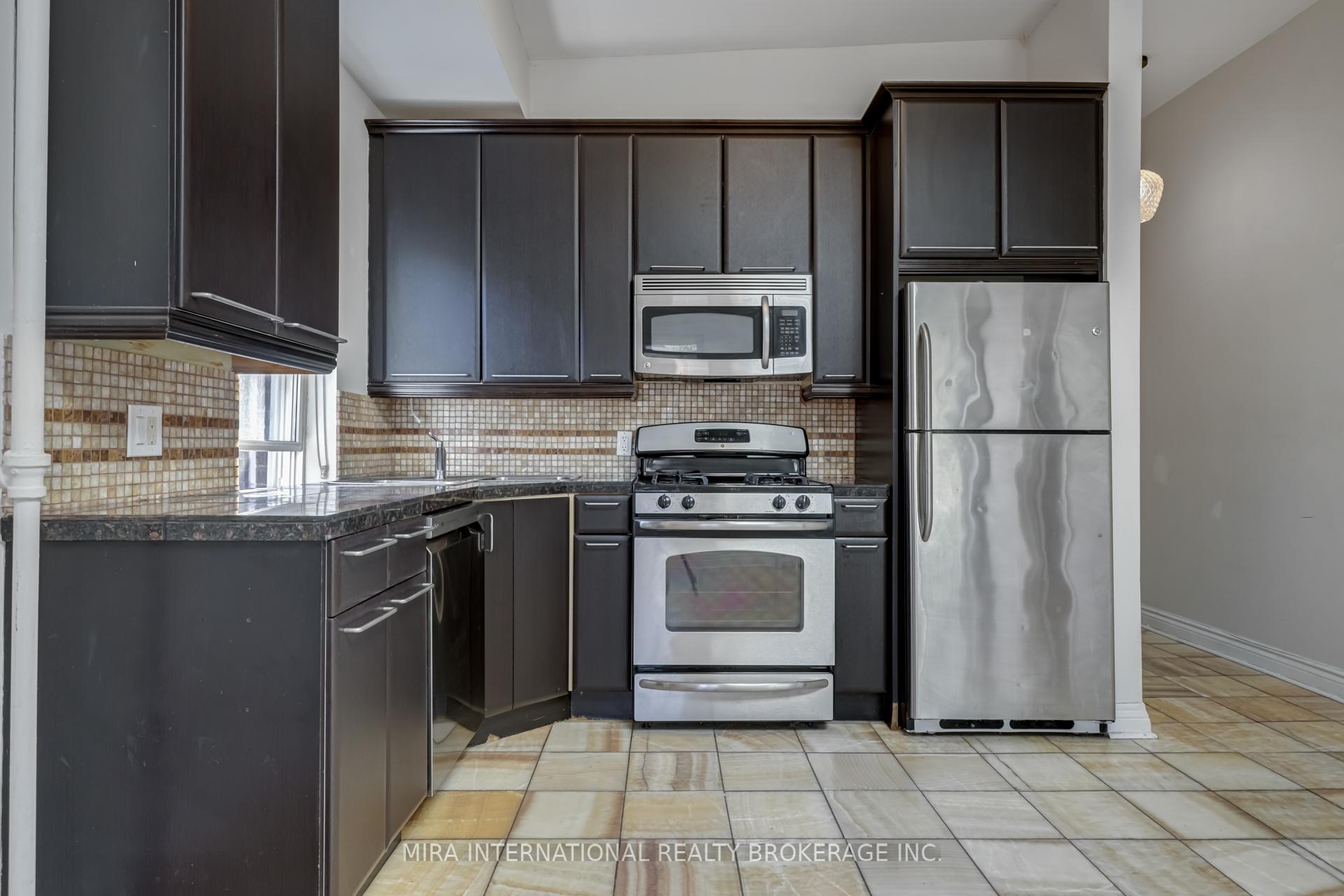 Photo 6 of Unit C2, 98 Leuty Avenue, Toronto, The Beaches — HOMEH