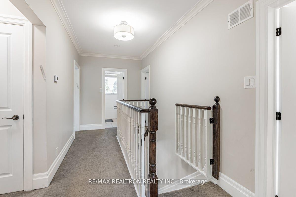Photo 19 of 2 Manor Haven Road, Toronto, Englemount-Lawrence — HOMEH