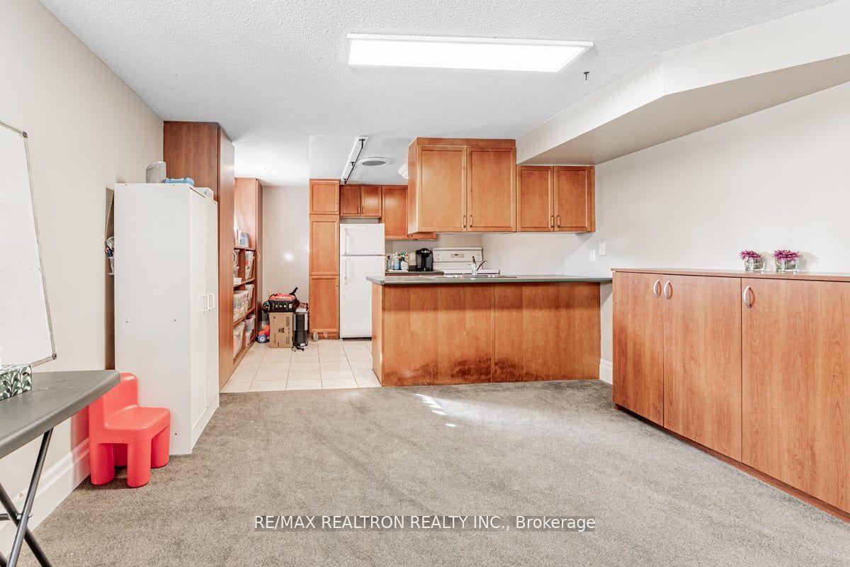 Photo 20 of 2 Manor Haven Road, Toronto, Englemount-Lawrence — HOMEH