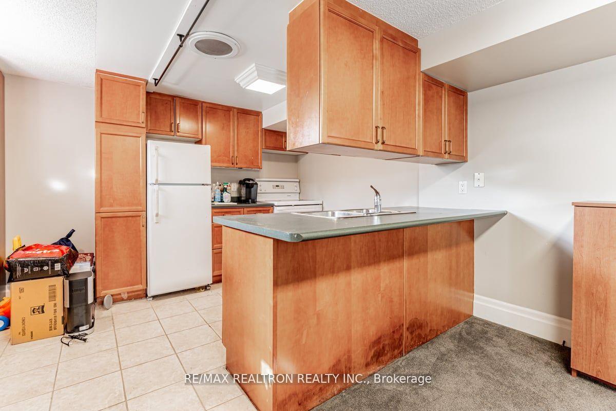 Photo 24 of 2 Manor Haven Road, Toronto, Englemount-Lawrence — HOMEH