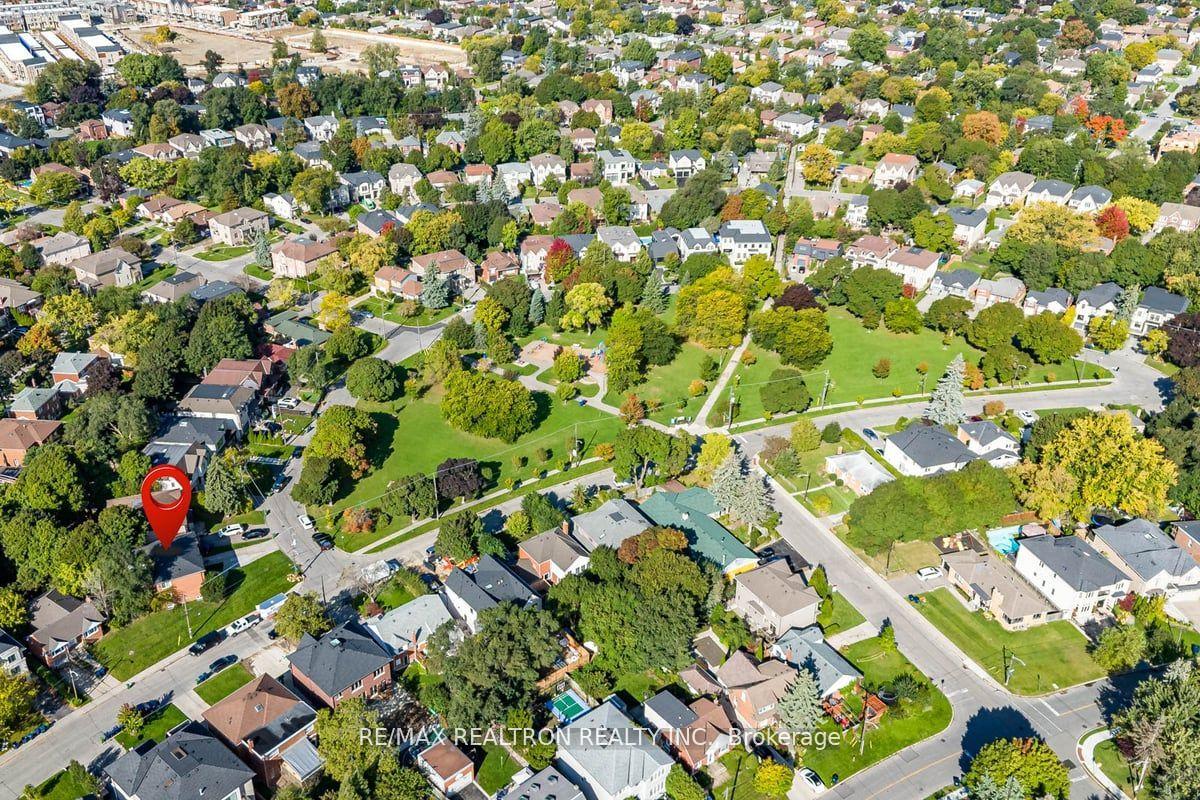 Photo 26 of 2 Manor Haven Road, Toronto, Englemount-Lawrence — HOMEH