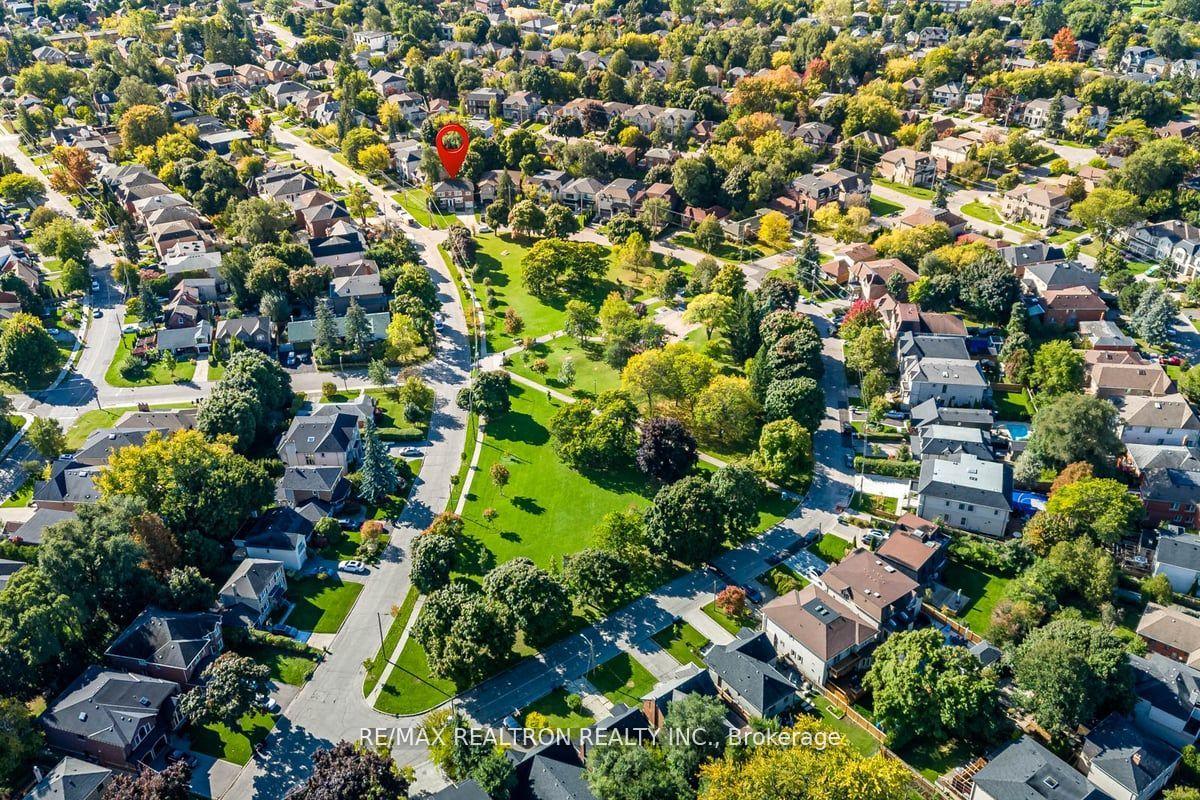 Photo 22 of 2 Manor Haven Road, Toronto, Englemount-Lawrence — HOMEH