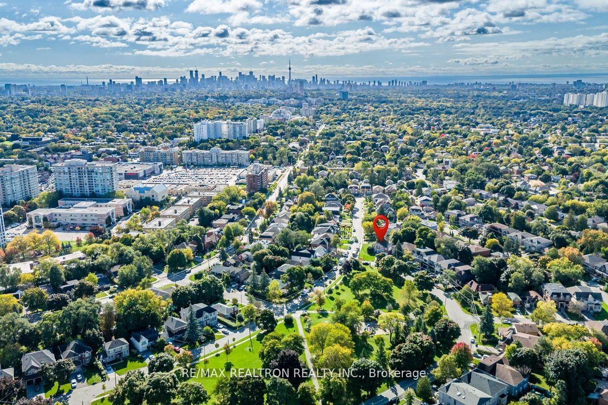Photo 25 of 2 Manor Haven Road, Toronto, Englemount-Lawrence — HOMEH