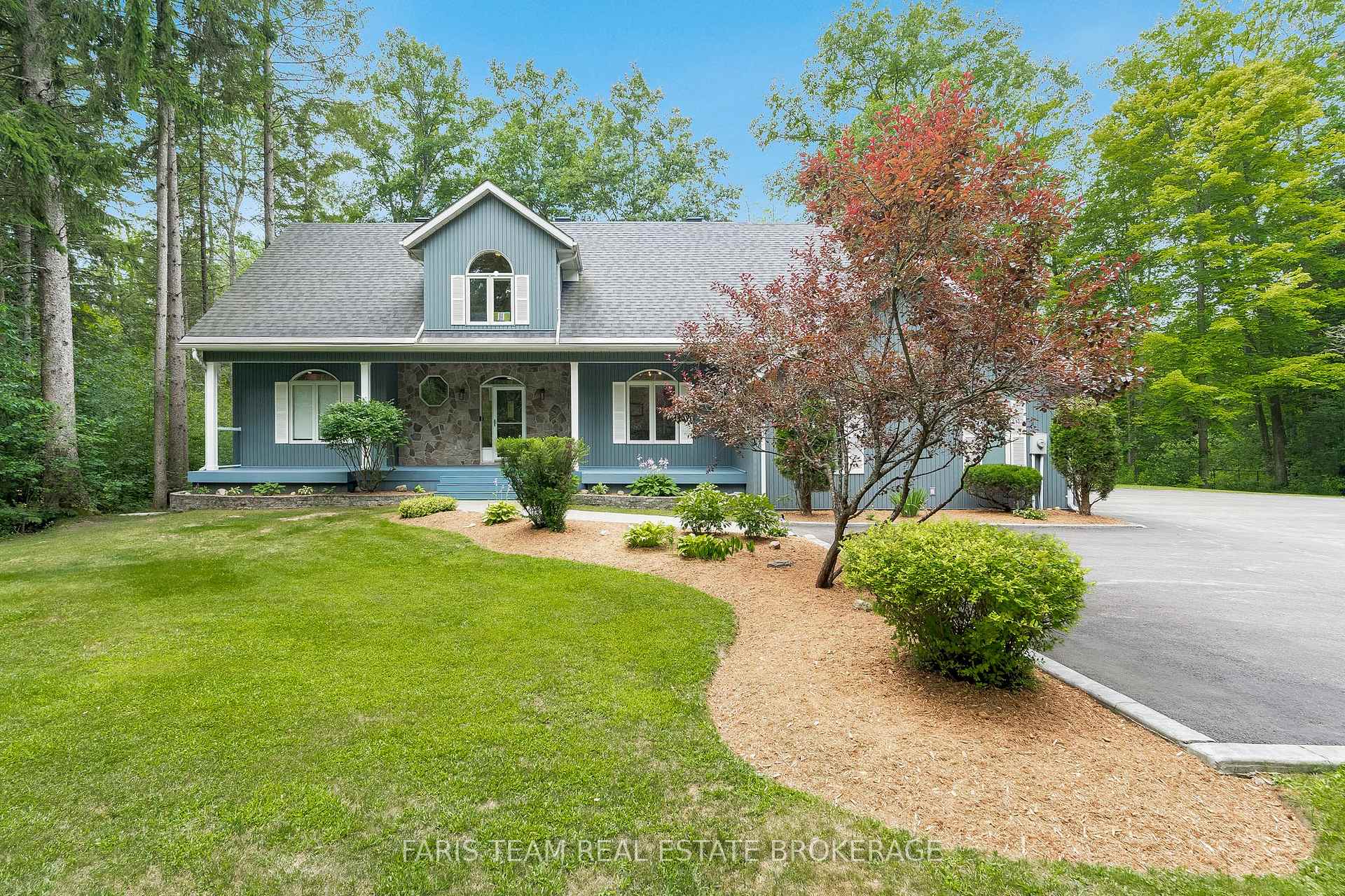 Photo 2 of 33 Kingfisher Crescent, Tiny, Rural Tiny — HOMEH