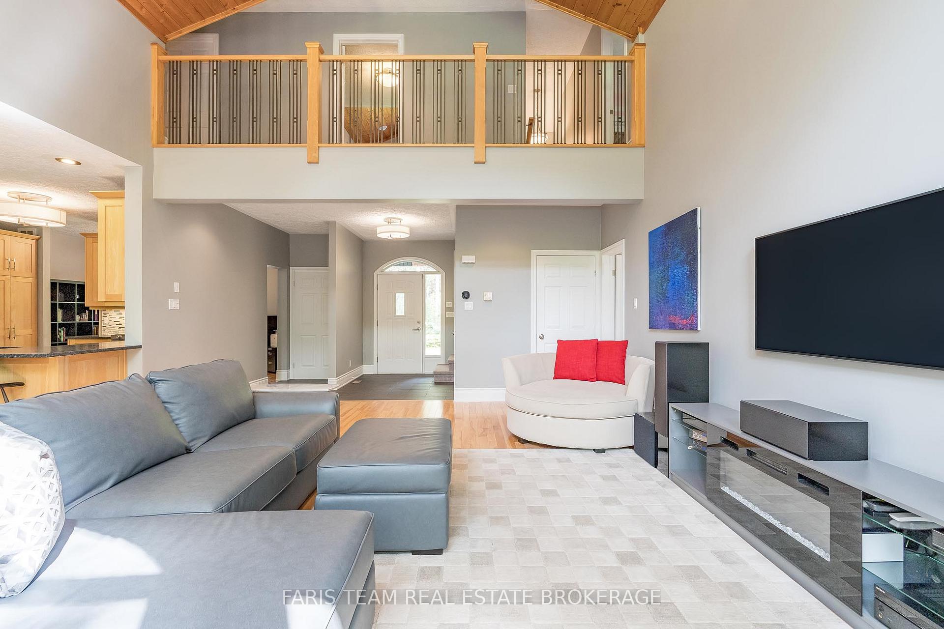 Photo 12 of 33 Kingfisher Crescent, Tiny, Rural Tiny — HOMEH