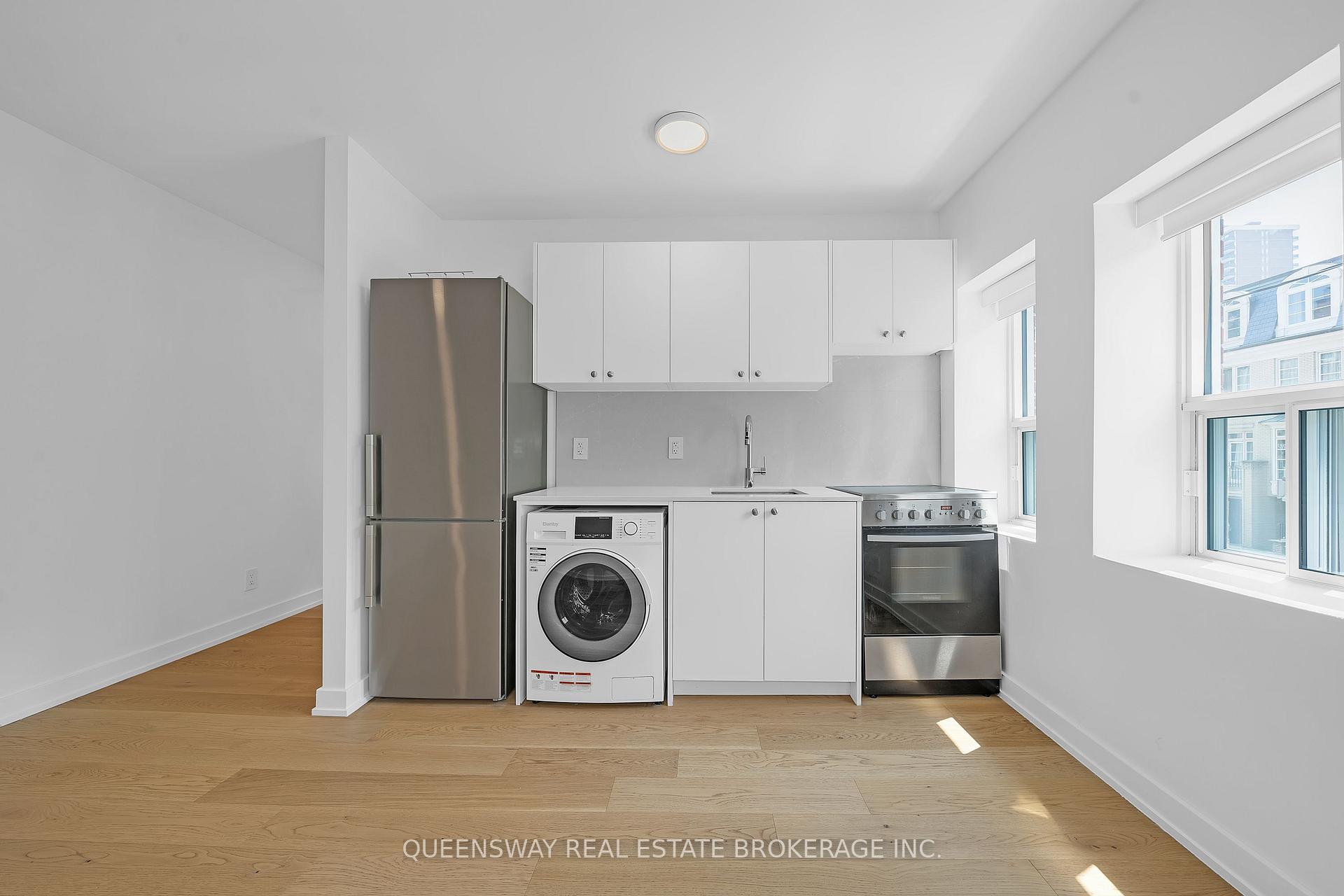 Front of Unit 202, 26 Balmoral Avenue