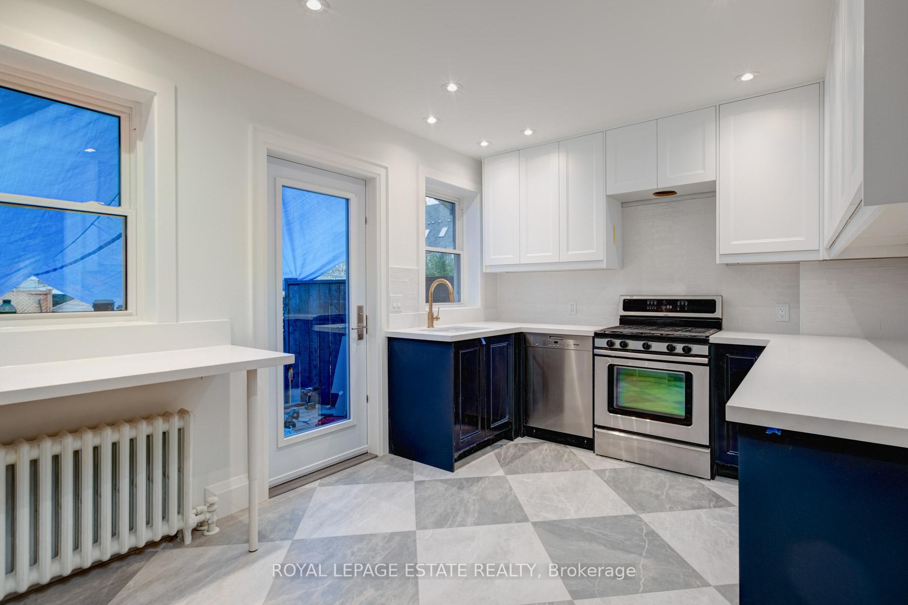 Photo 3 of 38 Benlamond Avenue, Toronto, East End-Danforth — HOMEH