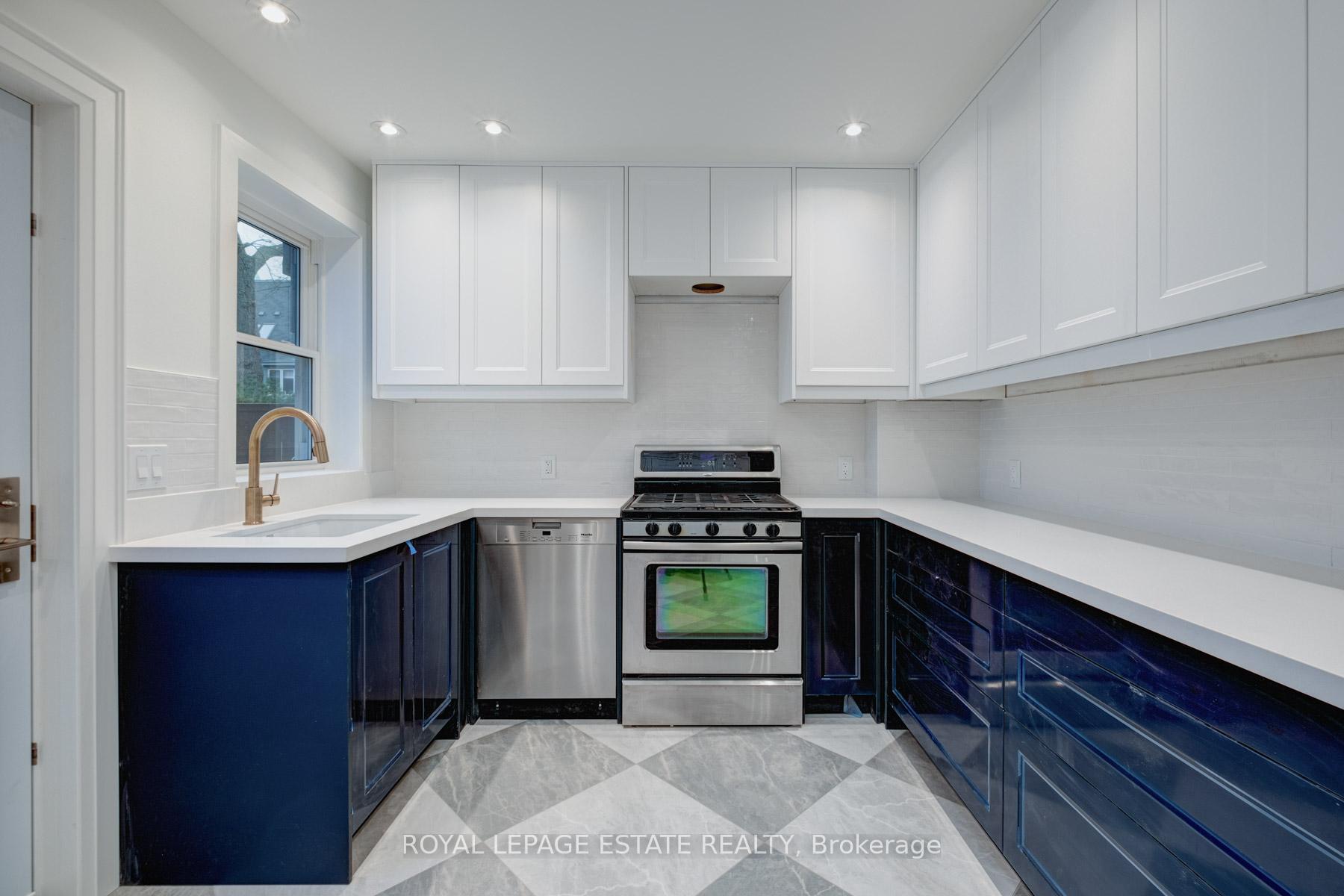 Photo 4 of 38 Benlamond Avenue, Toronto, East End-Danforth — HOMEH