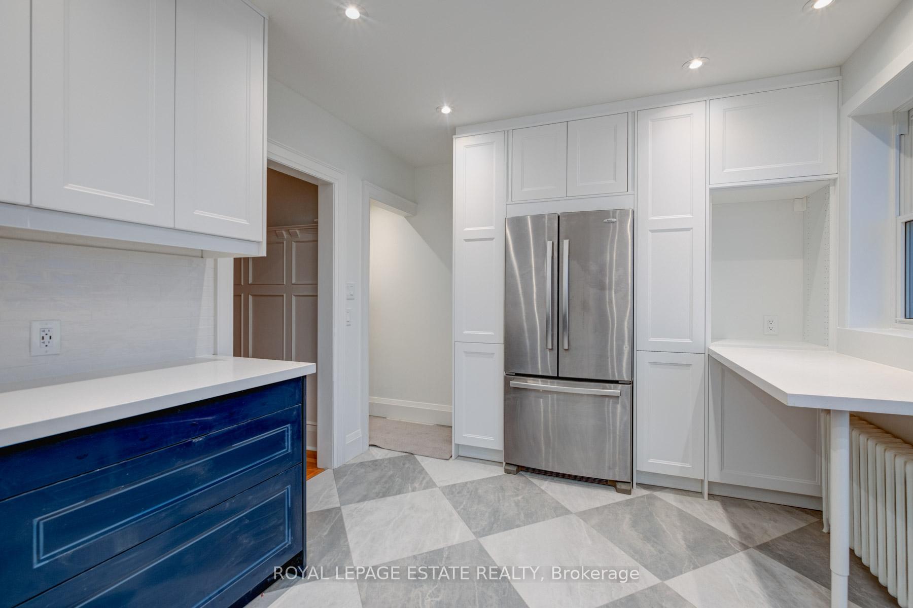 Photo 5 of 38 Benlamond Avenue, Toronto, East End-Danforth — HOMEH