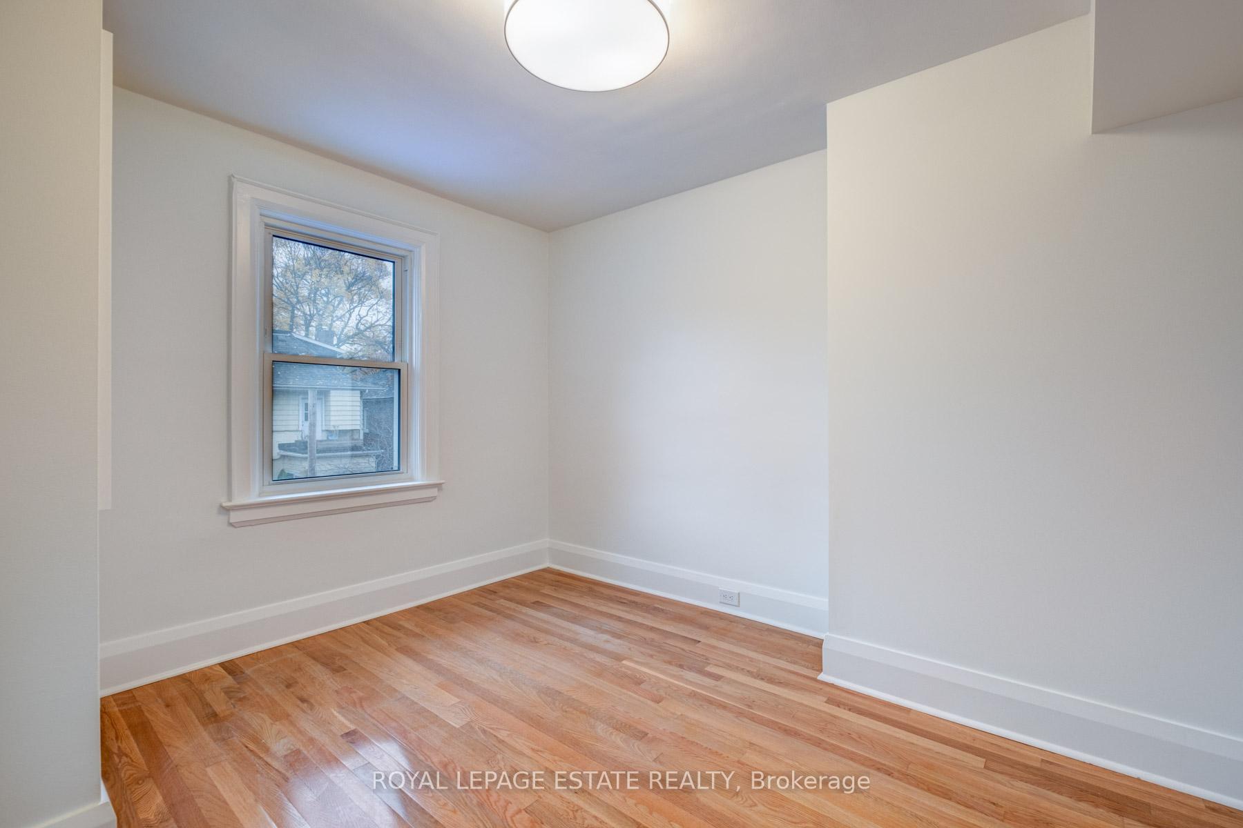 Photo 11 of 38 Benlamond Avenue, Toronto, East End-Danforth — HOMEH