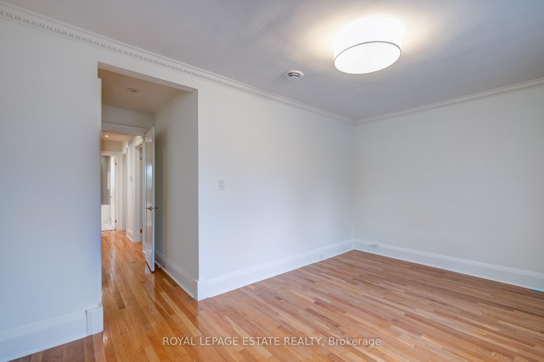 Photo 15 of 38 Benlamond Avenue, Toronto, East End-Danforth — HOMEH