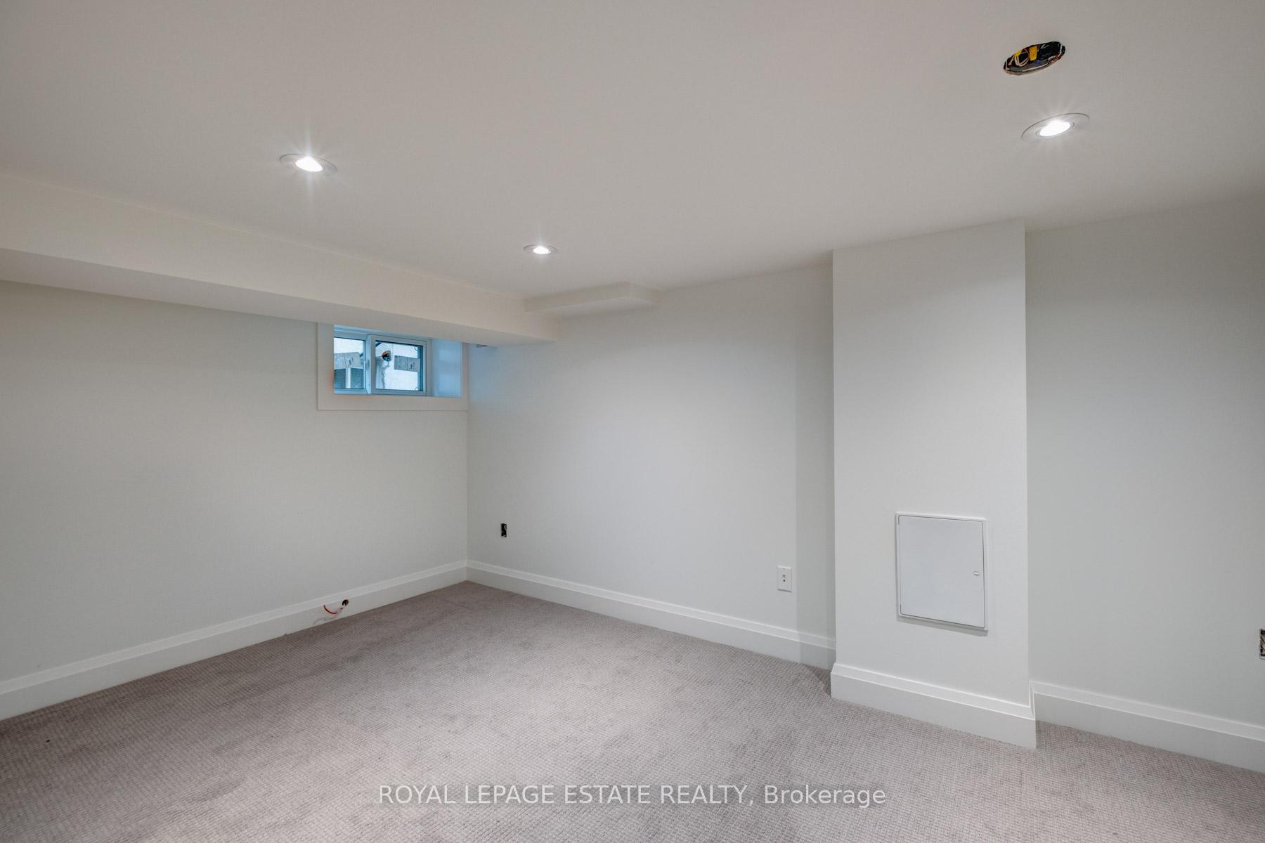 Photo 17 of 38 Benlamond Avenue, Toronto, East End-Danforth — HOMEH
