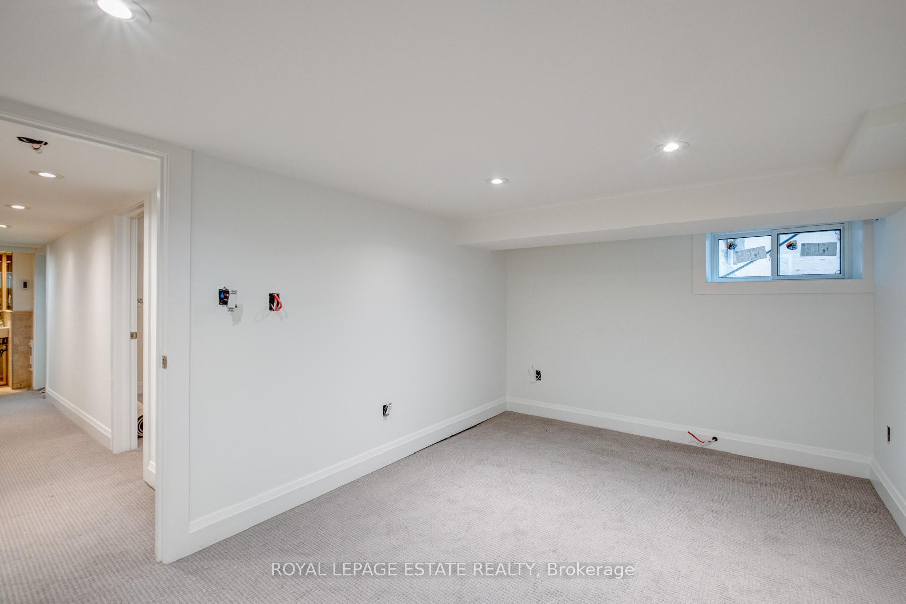 Photo 18 of 38 Benlamond Avenue, Toronto, East End-Danforth — HOMEH