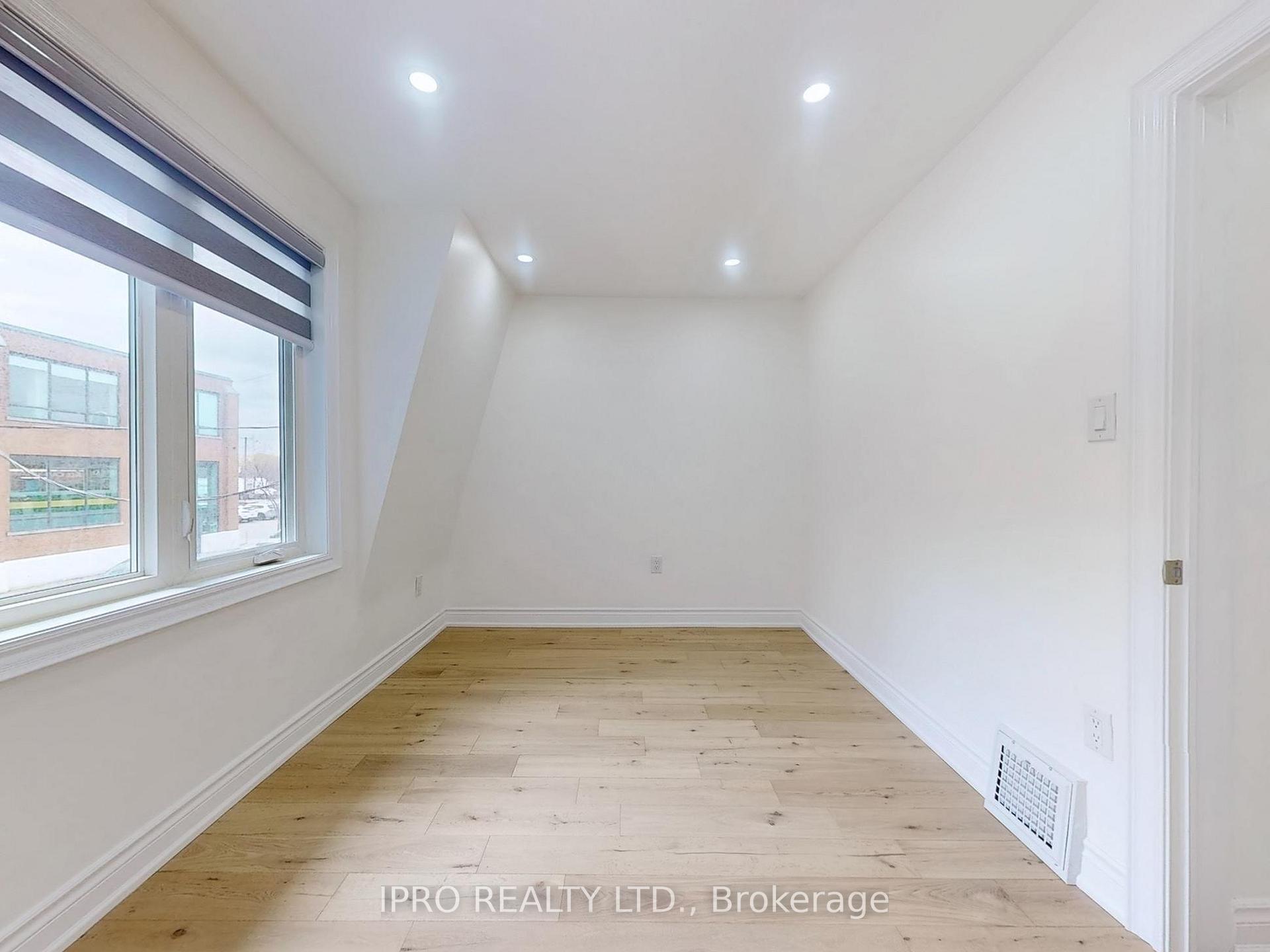 Photo 17 of 18 Mosley Street E, Toronto, South Riverdale — HOMEH