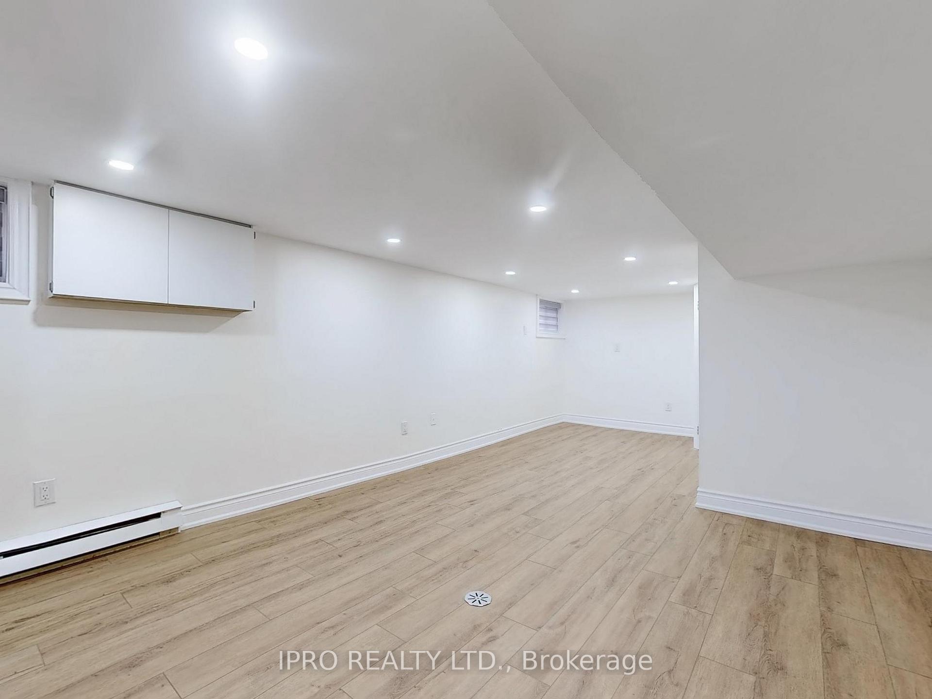 Photo 23 of 18 Mosley Street E, Toronto, South Riverdale — HOMEH