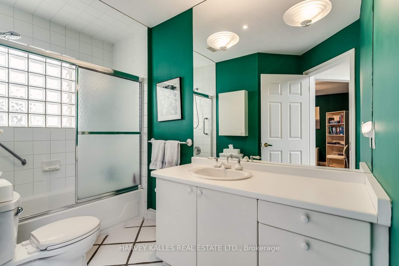 Photo 16 of 327 St Germain Avenue, Toronto, Lawrence Park North — HOMEH