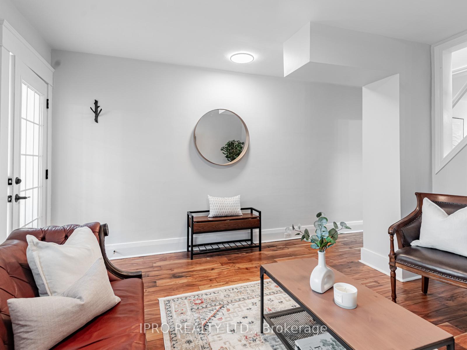 Photo 5 of 111 Chisholm Avenue, Toronto, Woodbine-Lumsden — HOMEH