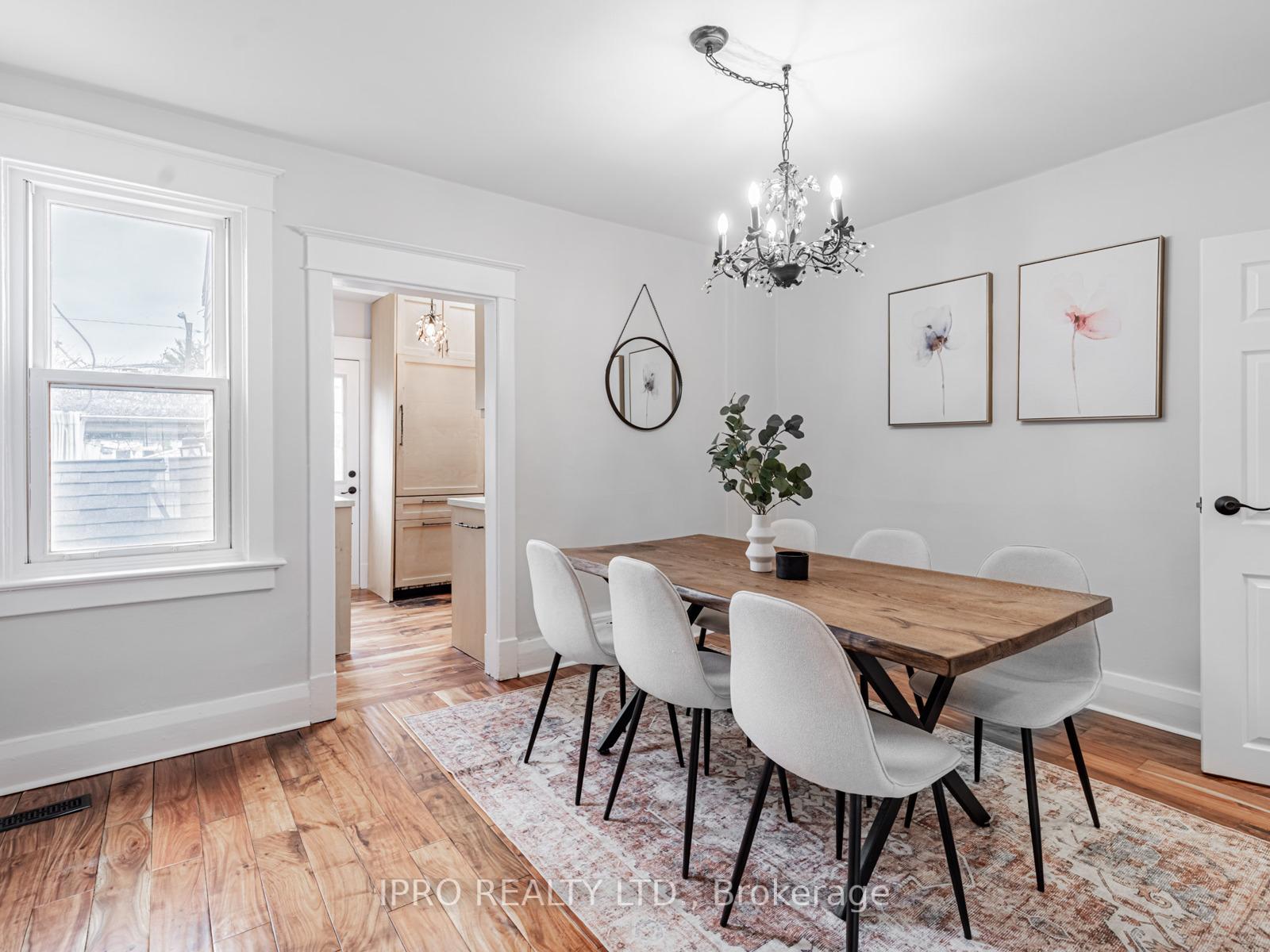 Photo 6 of 111 Chisholm Avenue, Toronto, Woodbine-Lumsden — HOMEH