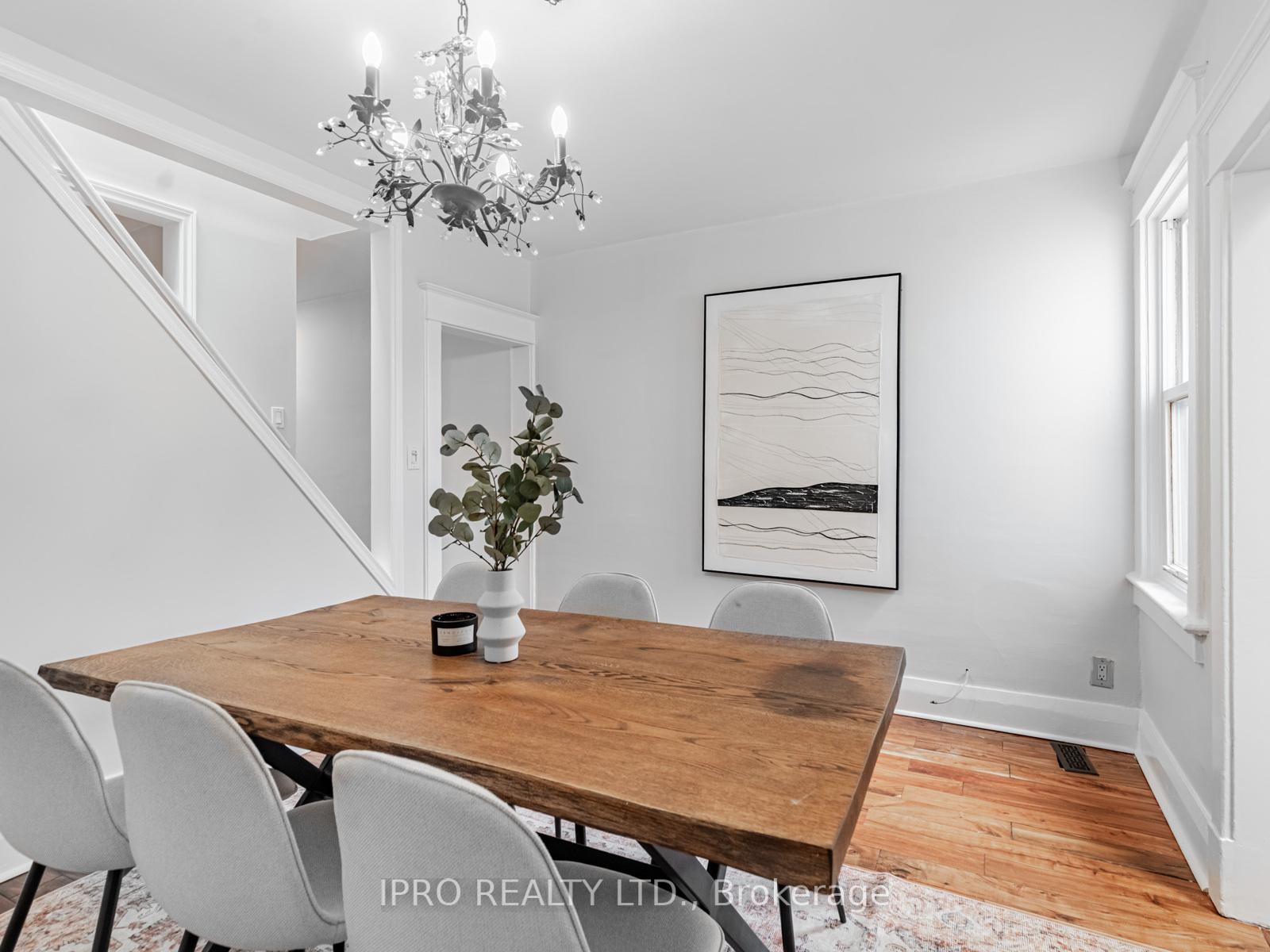 Photo 7 of 111 Chisholm Avenue, Toronto, Woodbine-Lumsden — HOMEH