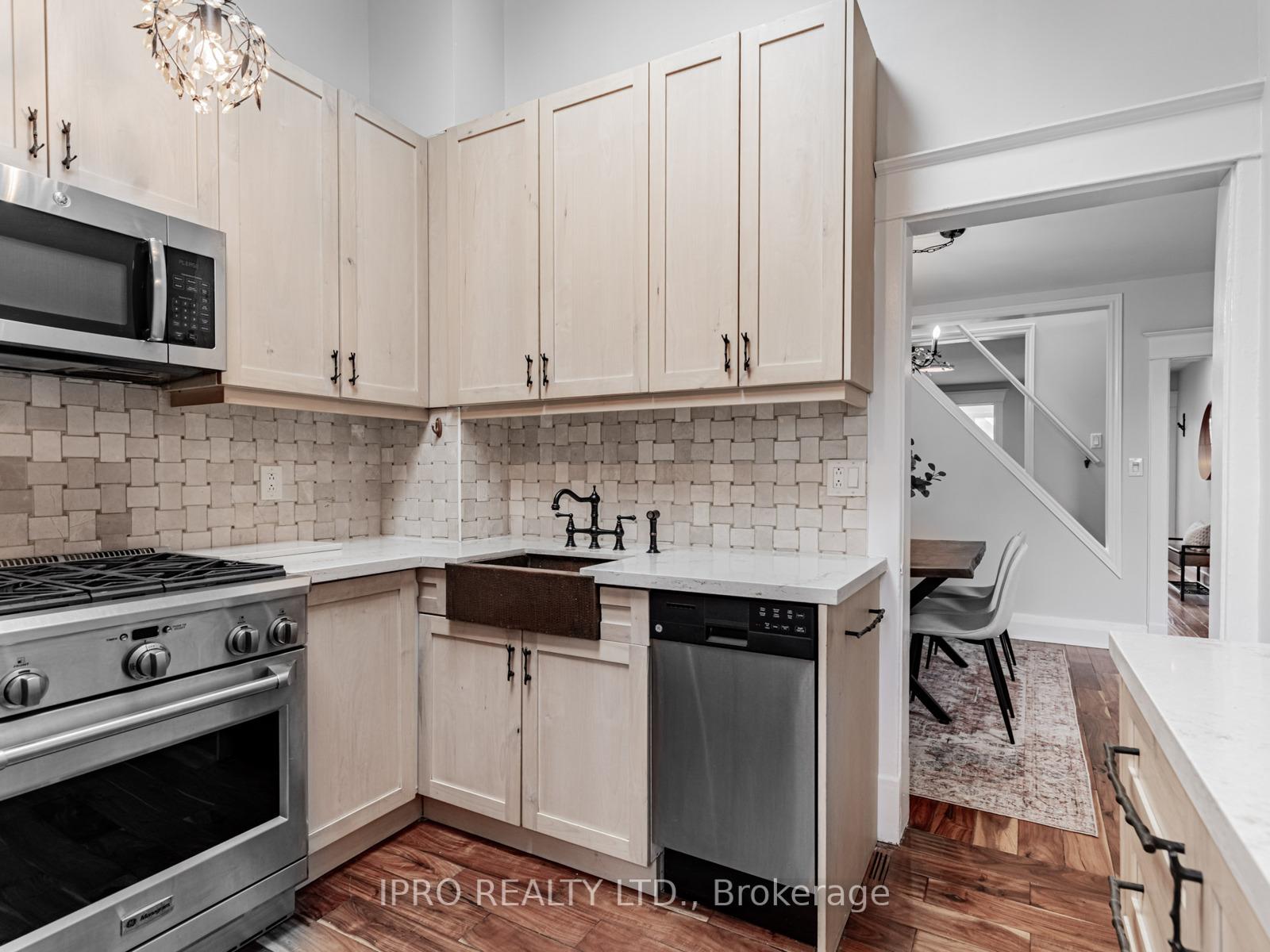 Photo 11 of 111 Chisholm Avenue, Toronto, Woodbine-Lumsden — HOMEH