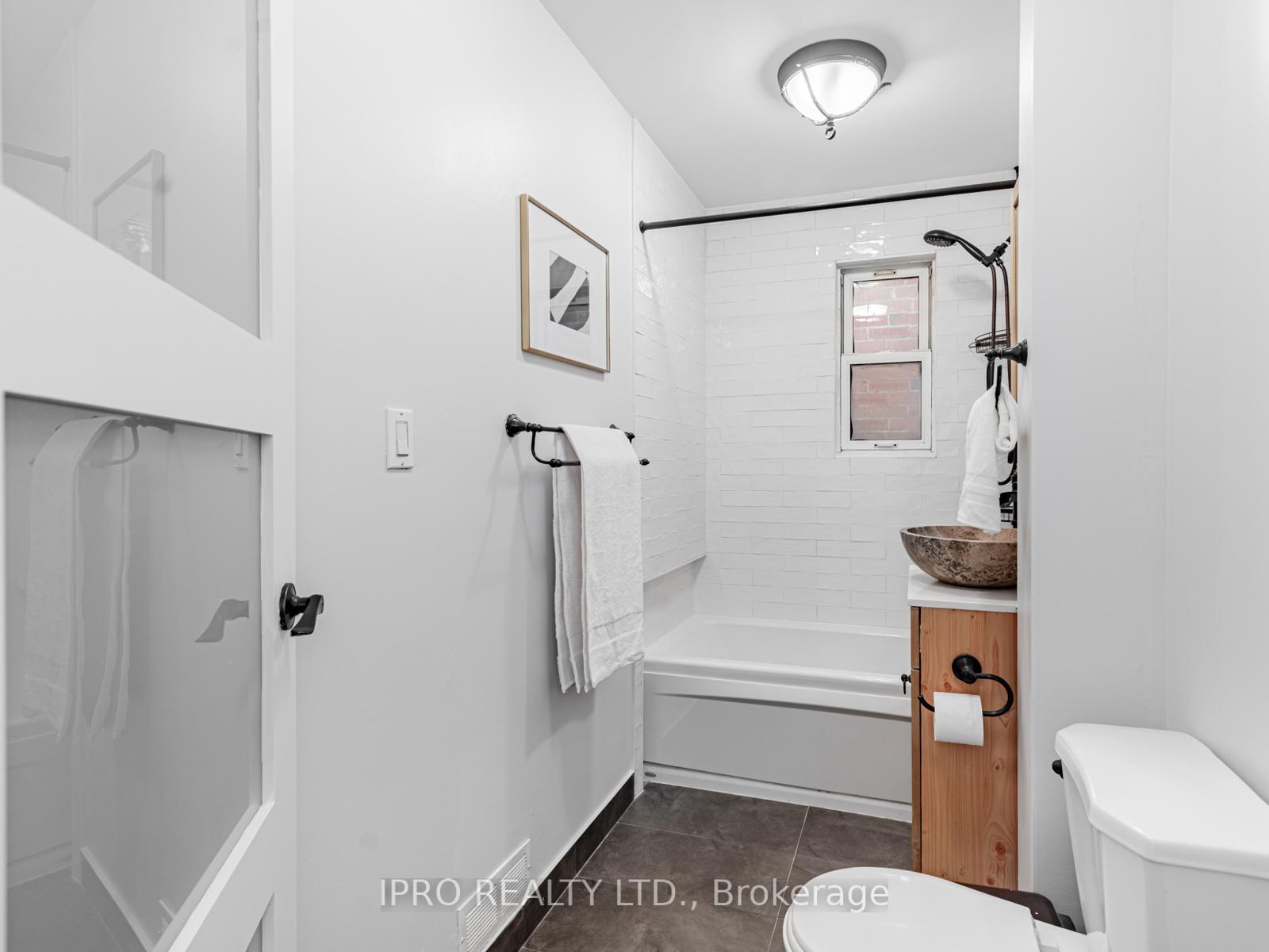 Photo 17 of 111 Chisholm Avenue, Toronto, Woodbine-Lumsden — HOMEH