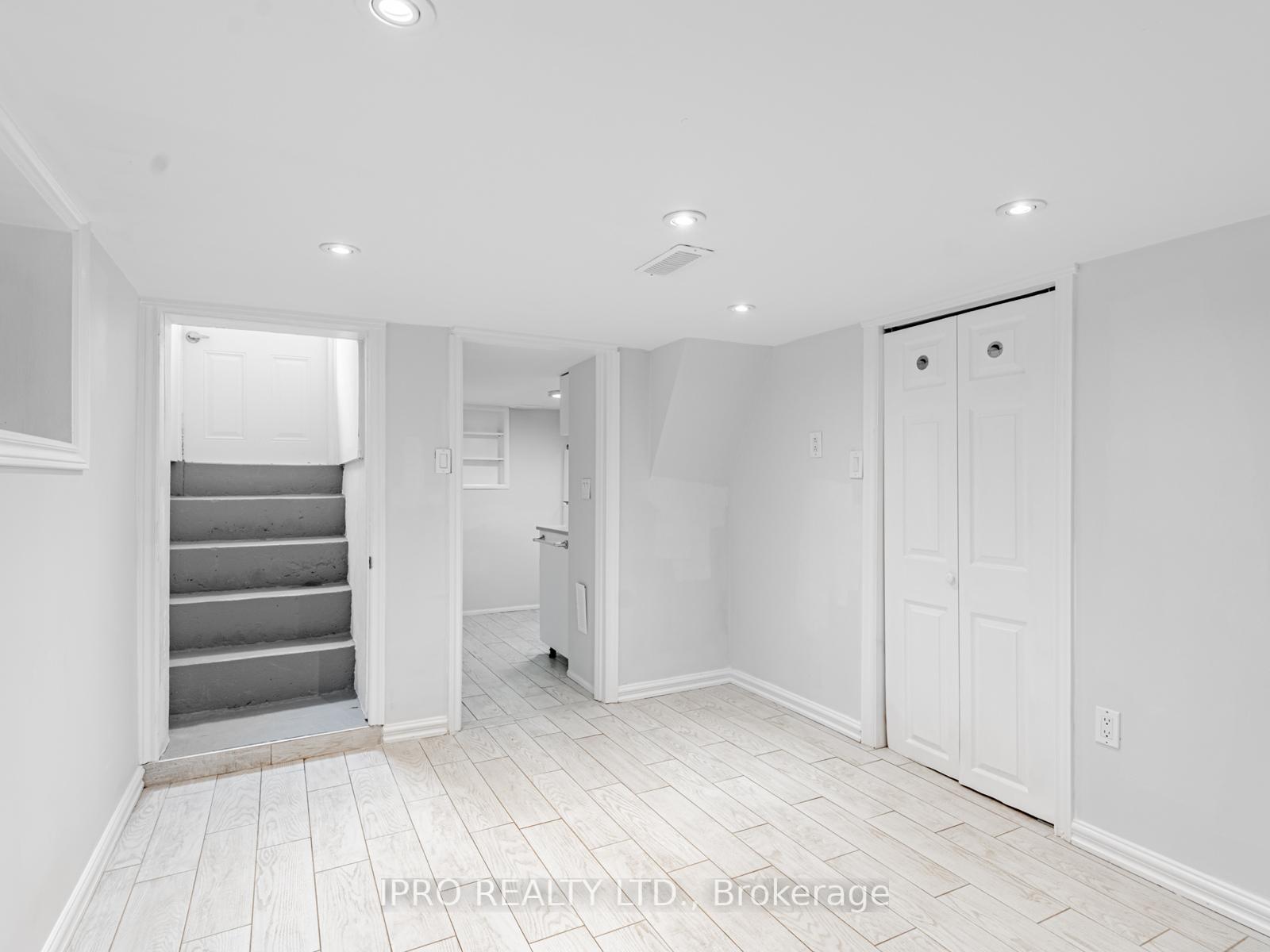 Photo 19 of 111 Chisholm Avenue, Toronto, Woodbine-Lumsden — HOMEH