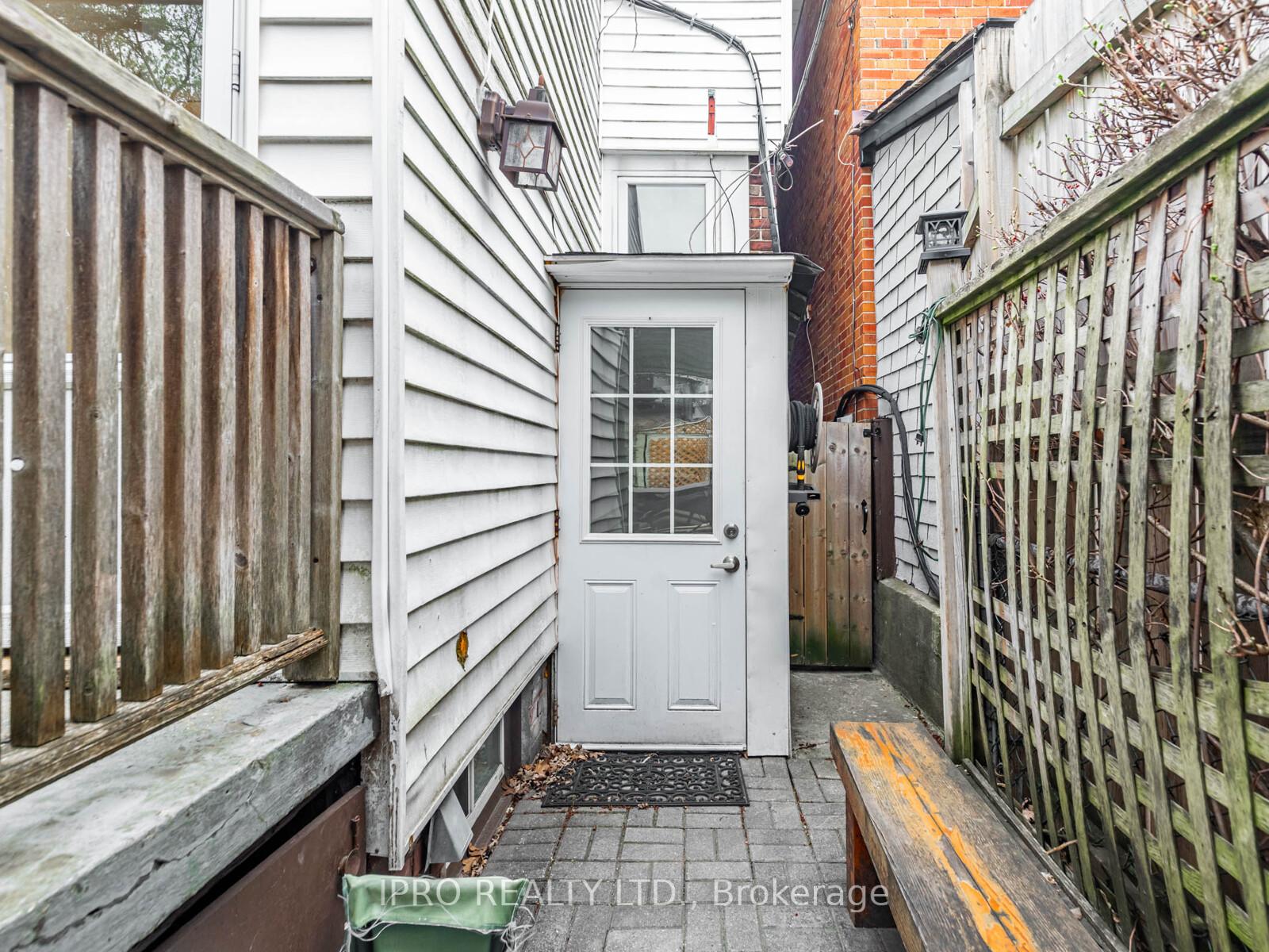Photo 25 of 111 Chisholm Avenue, Toronto, Woodbine-Lumsden — HOMEH
