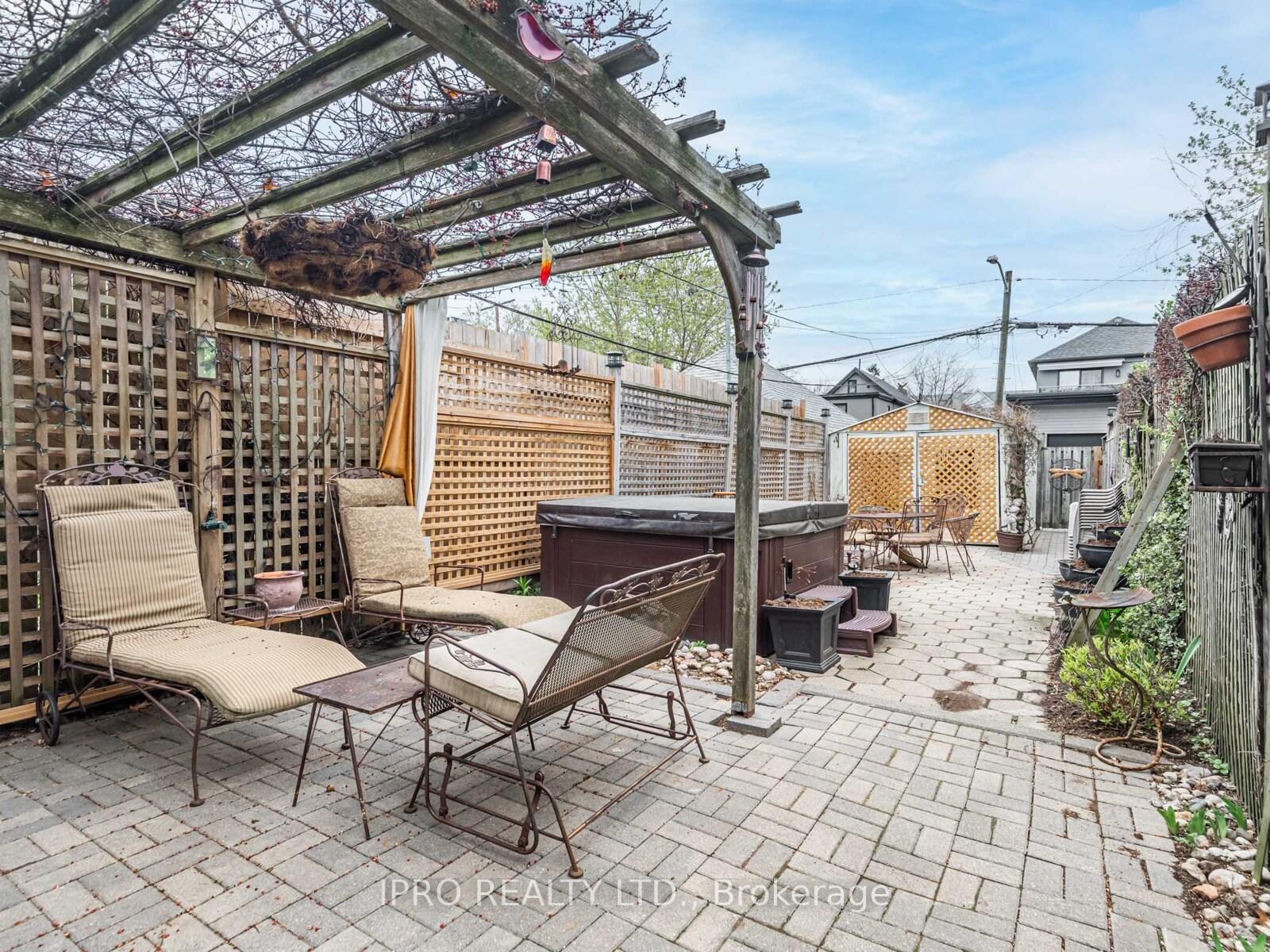 Photo 26 of 111 Chisholm Avenue, Toronto, Woodbine-Lumsden — HOMEH