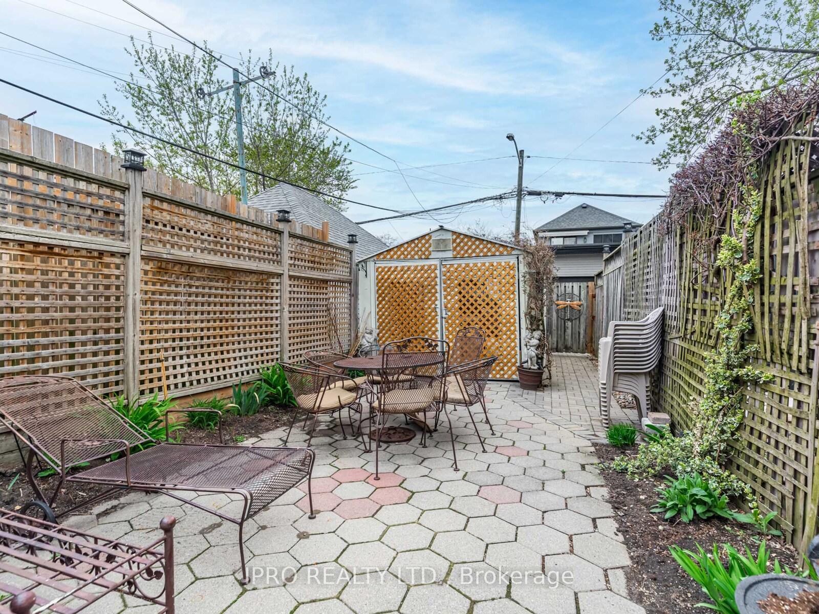 Photo 27 of 111 Chisholm Avenue, Toronto, Woodbine-Lumsden — HOMEH