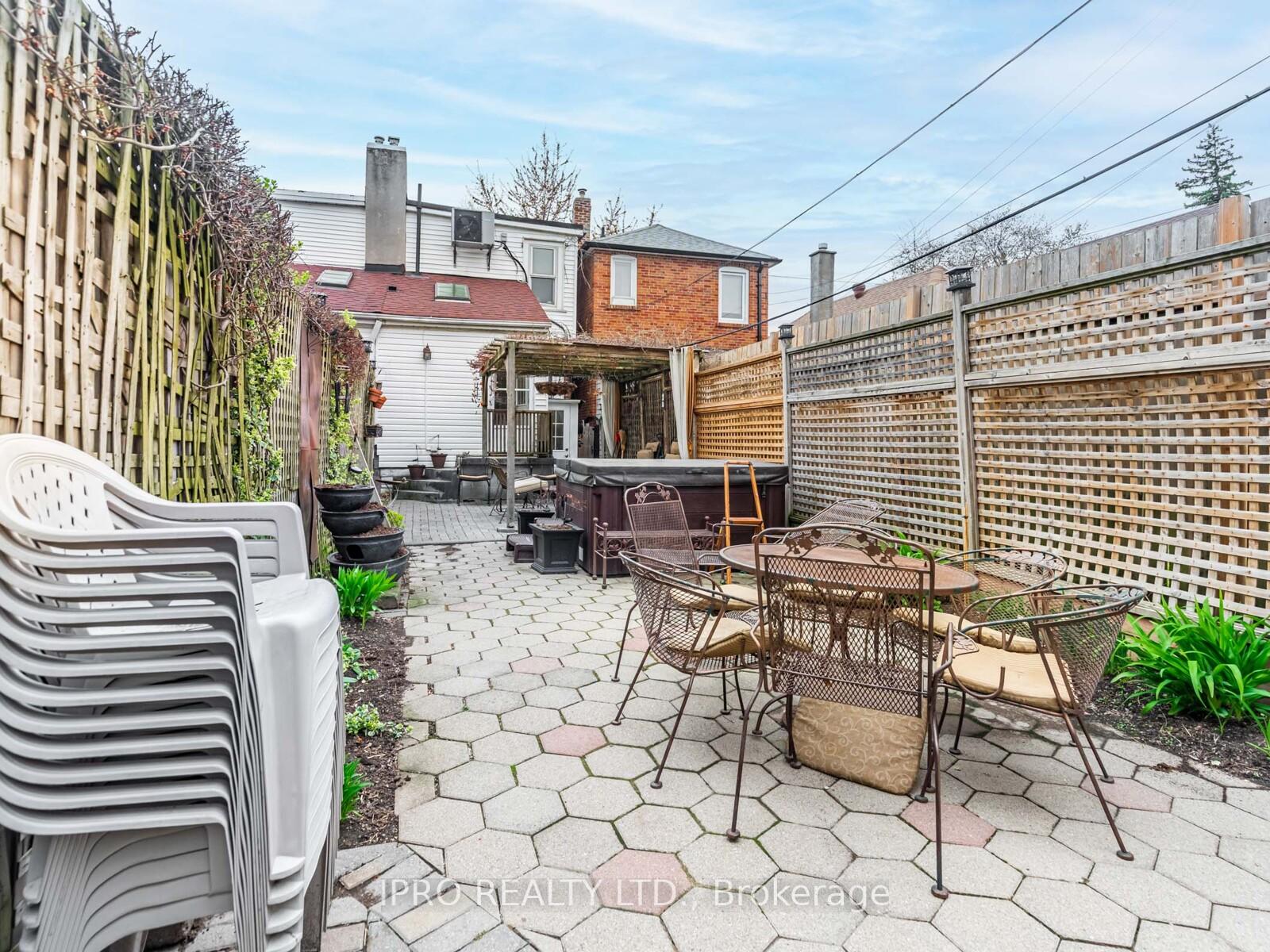 Photo 28 of 111 Chisholm Avenue, Toronto, Woodbine-Lumsden — HOMEH