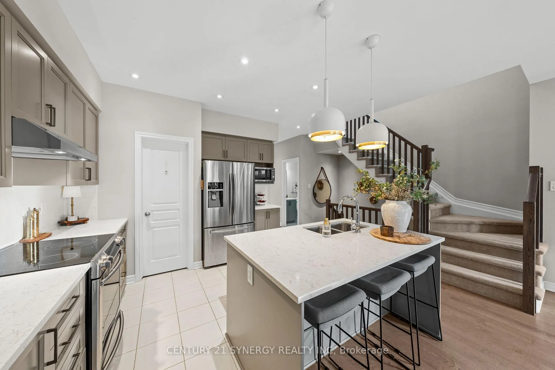 Photo 6 of 708 Guardian Grove, Ottawa, Riverside South/Gloucester Glen — HOMEH