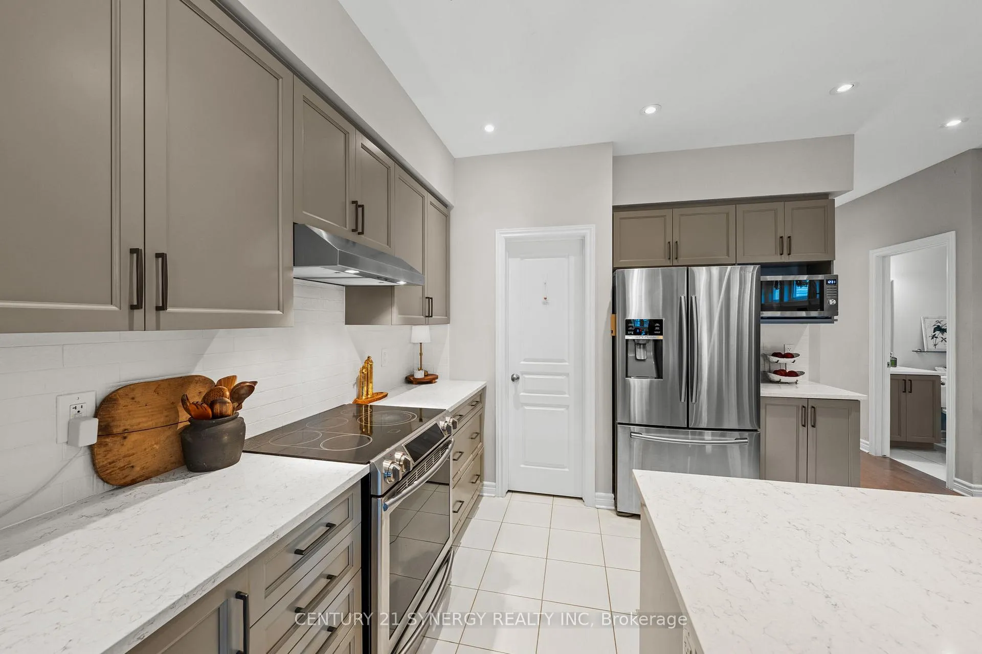 Photo 8 of 708 Guardian Grove, Ottawa, Riverside South/Gloucester Glen — HOMEH