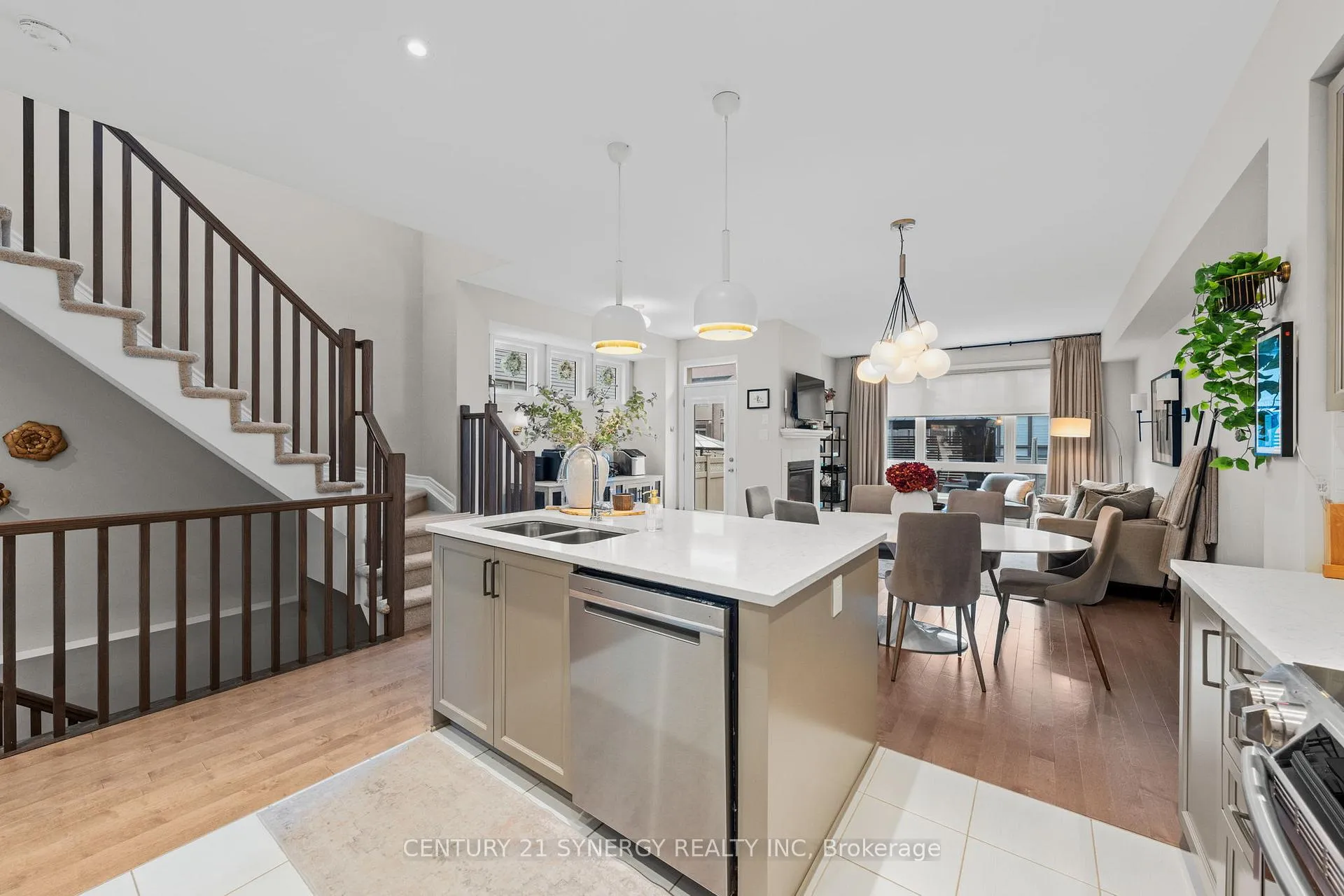 Photo 11 of 708 Guardian Grove, Ottawa, Riverside South/Gloucester Glen — HOMEH