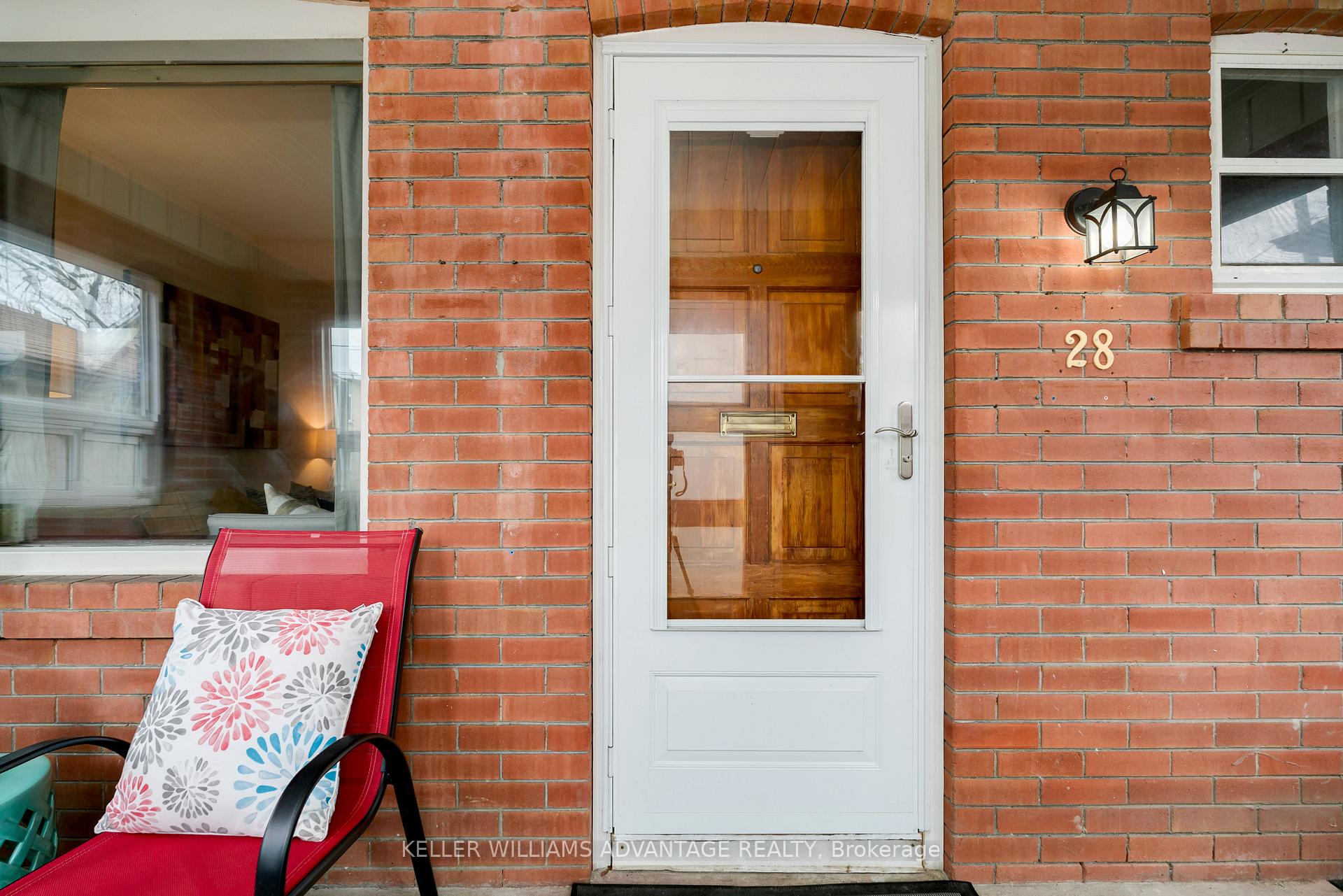 Photo 4 of 28 Epsom Avenue, Toronto, Woodbine-Lumsden — HOMEH
