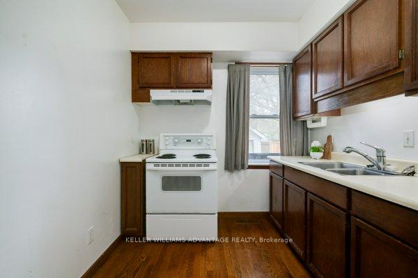 Photo 13 of 28 Epsom Avenue, Toronto, Woodbine-Lumsden — HOMEH