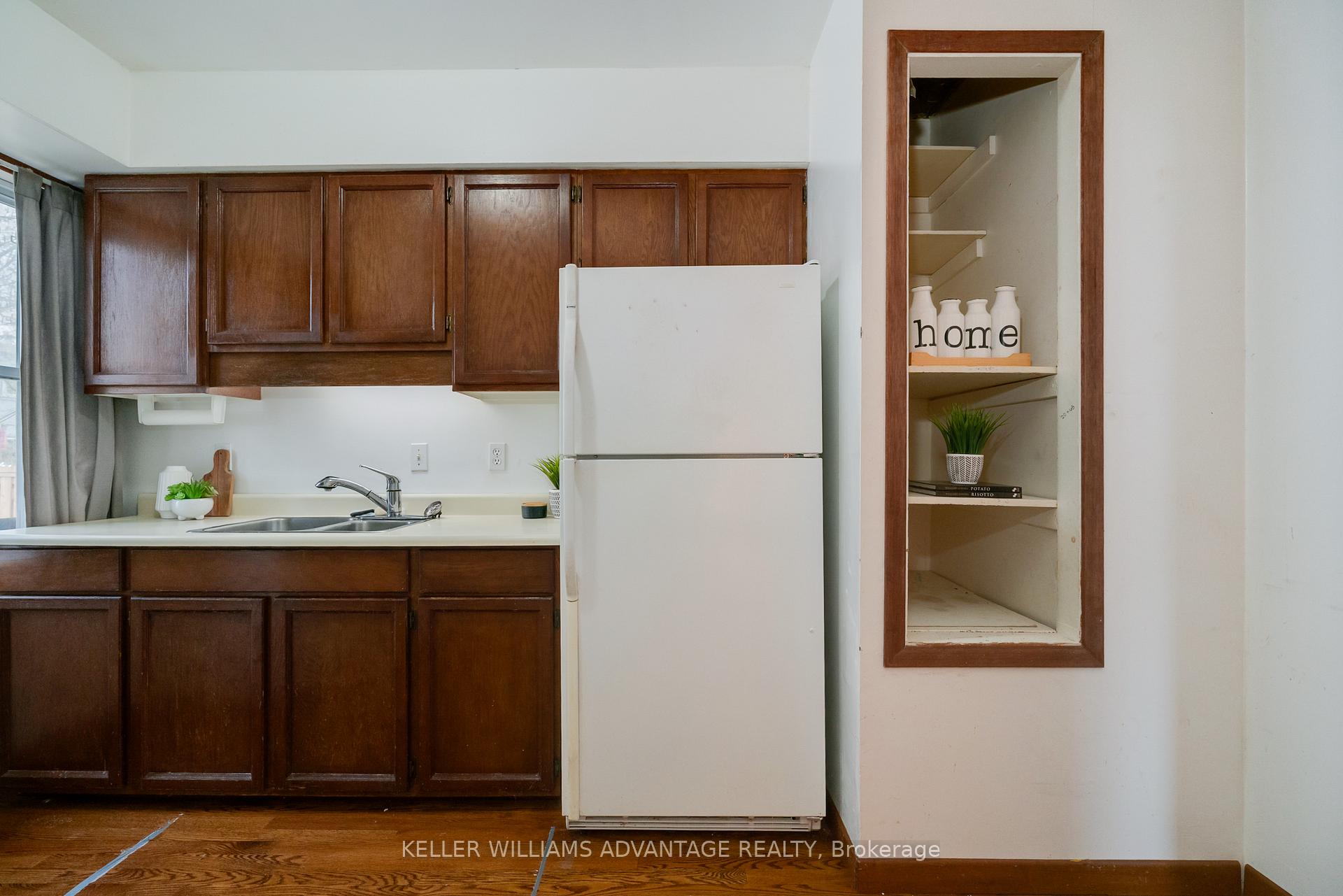 Photo 14 of 28 Epsom Avenue, Toronto, Woodbine-Lumsden — HOMEH