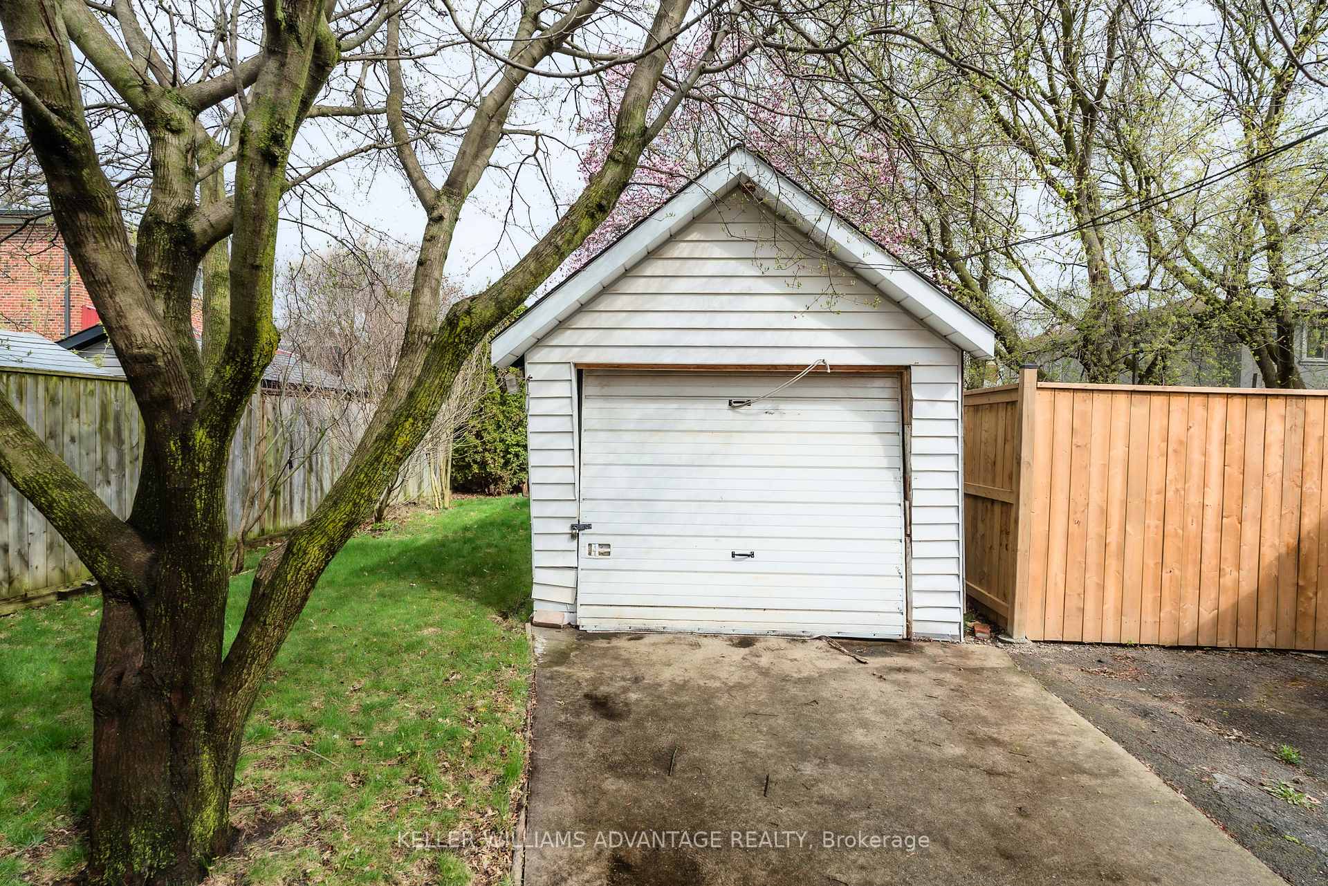 Photo 25 of 28 Epsom Avenue, Toronto, Woodbine-Lumsden — HOMEH