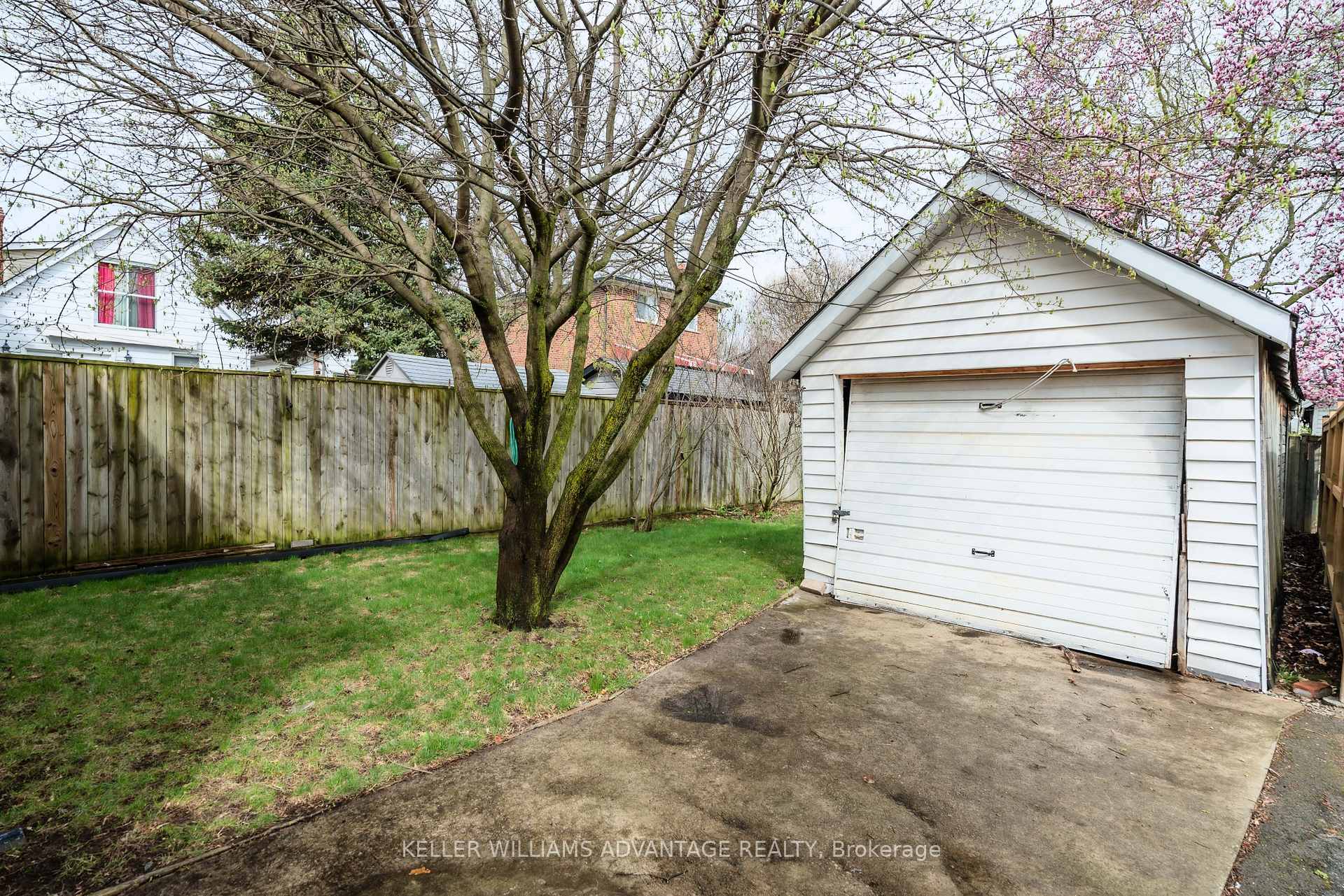Photo 26 of 28 Epsom Avenue, Toronto, Woodbine-Lumsden — HOMEH