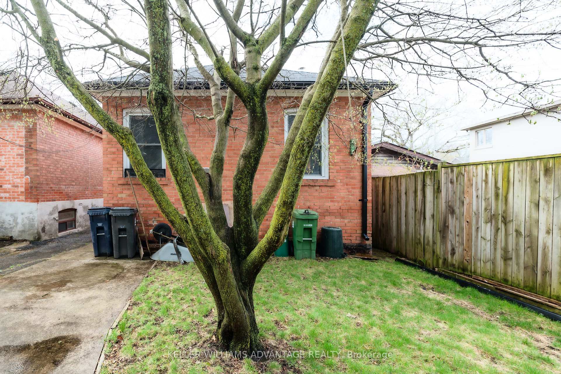 Photo 28 of 28 Epsom Avenue, Toronto, Woodbine-Lumsden — HOMEH