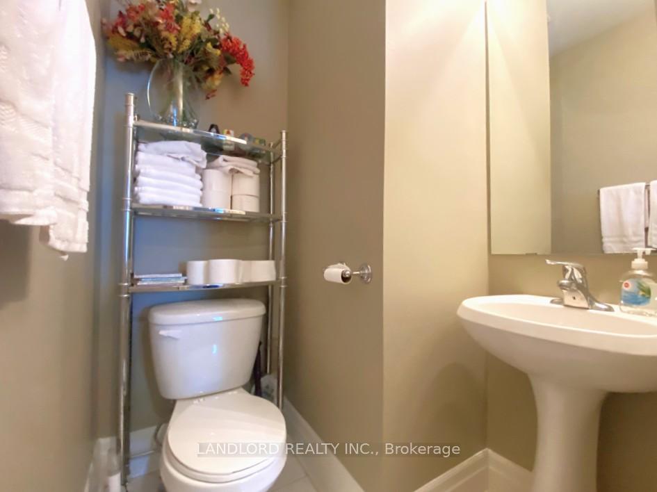 Photo 16 of 133 Florence Street, Toronto, Little Portugal — HOMEH